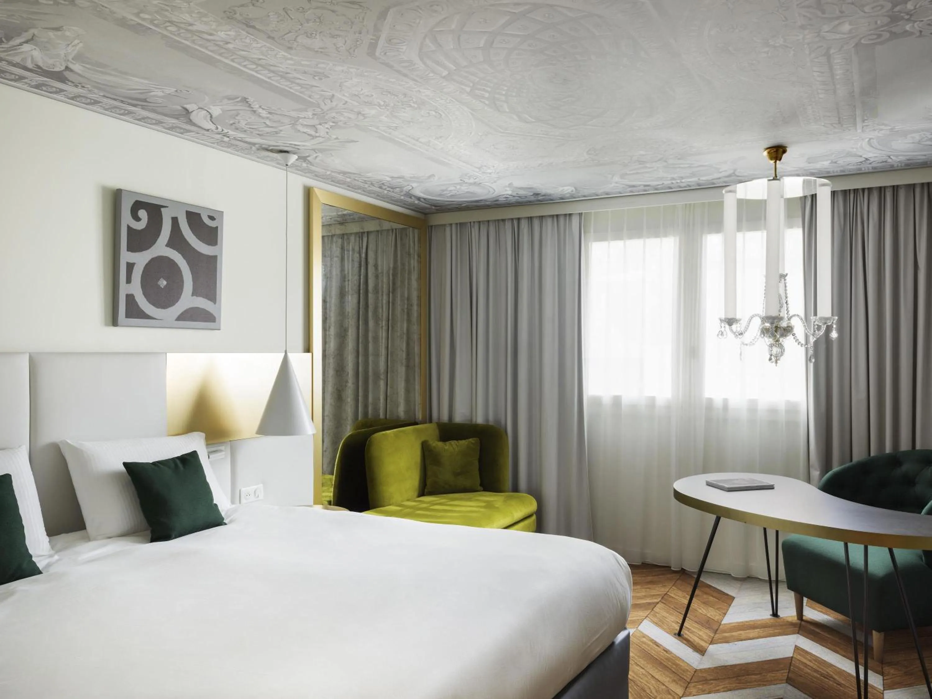 Bedroom, Bed in Le Louis Hotel Versailles Château - MGallery Collection