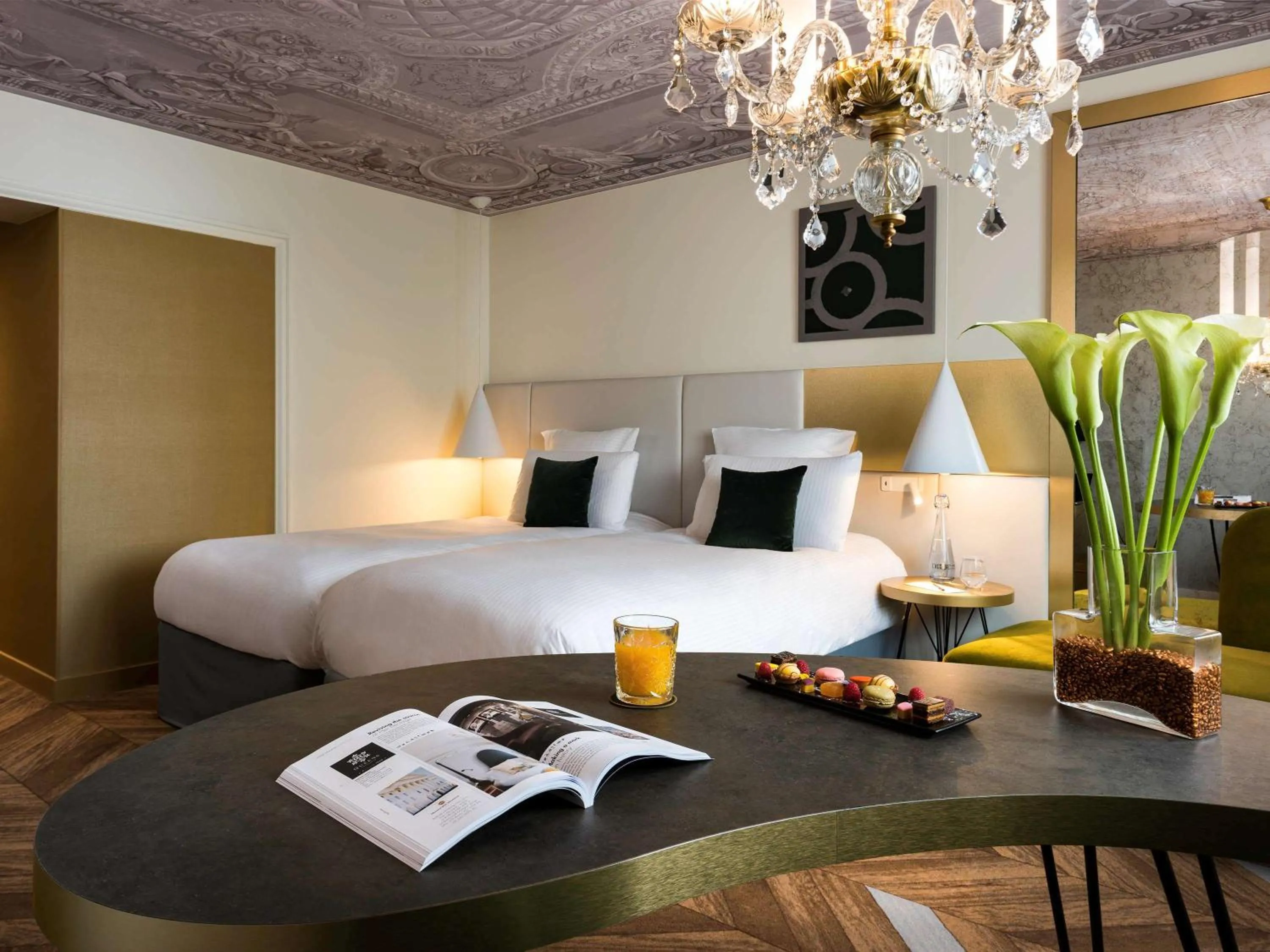 Photo of the whole room, Bed in Le Louis Hotel Versailles Château - MGallery Collection