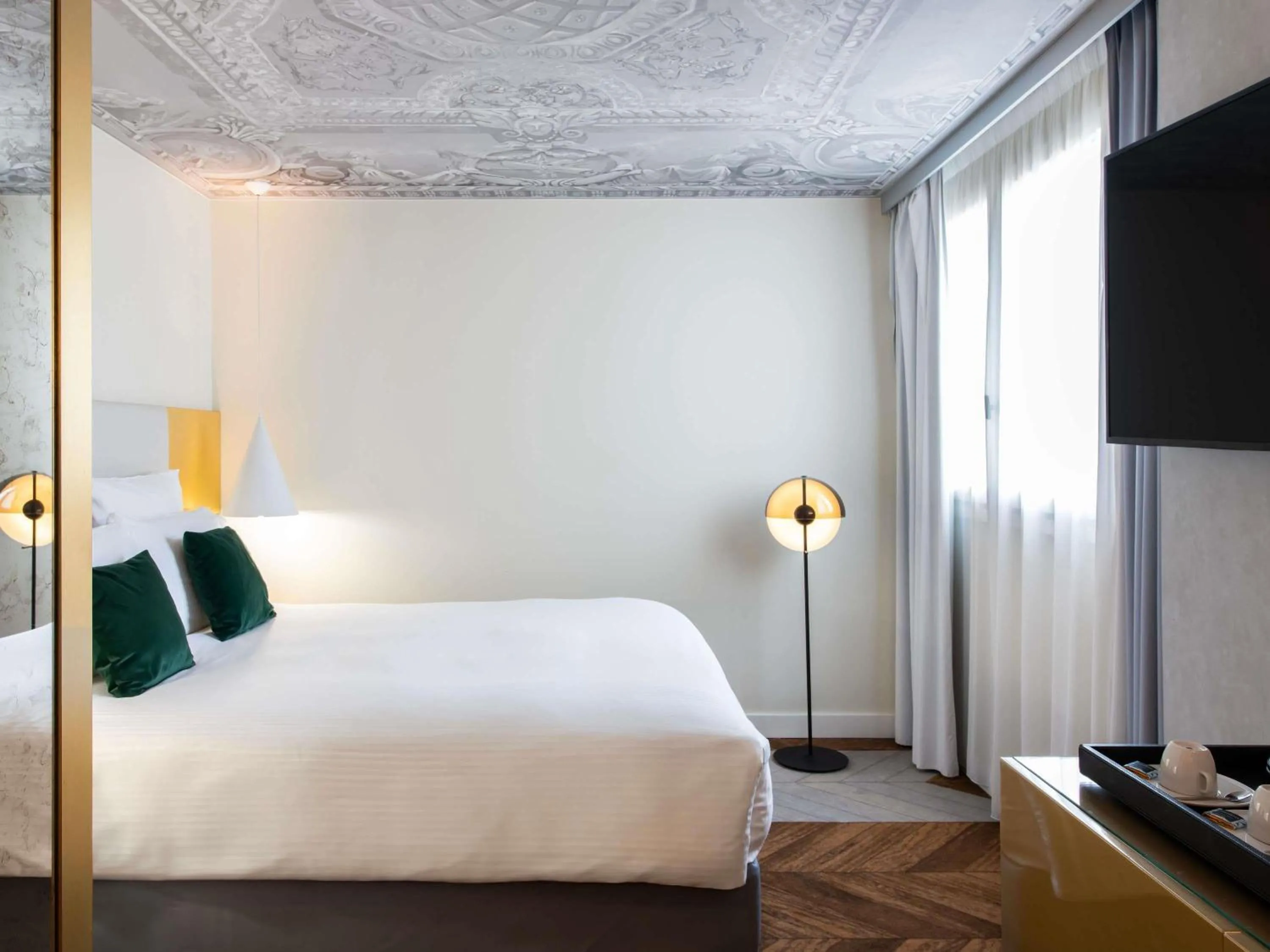 Bedroom, Bed in Le Louis Hotel Versailles Château - MGallery Collection