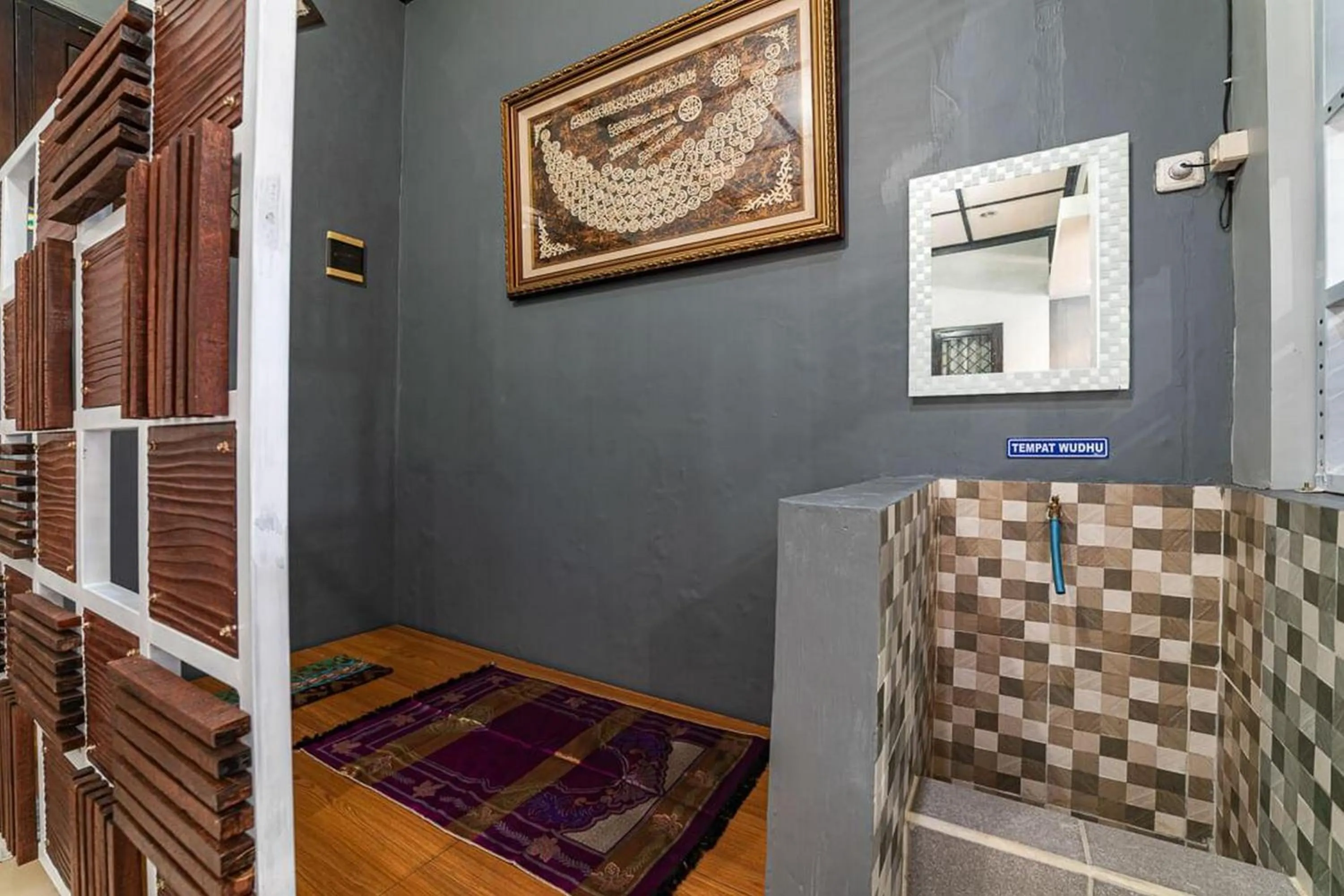 Property building in RedDoorz Syariah near RRI Malang