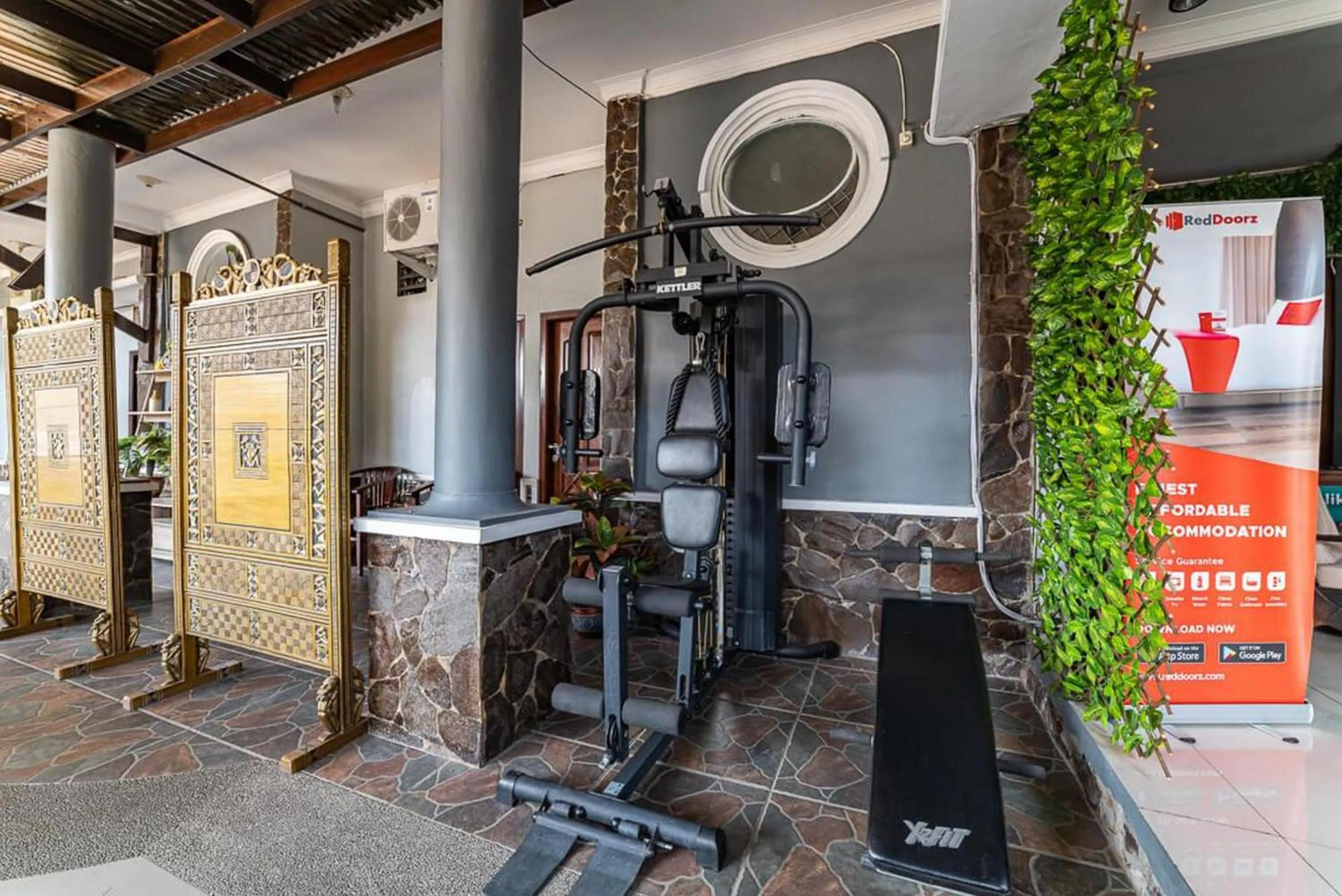 Property building in RedDoorz Syariah near RRI Malang