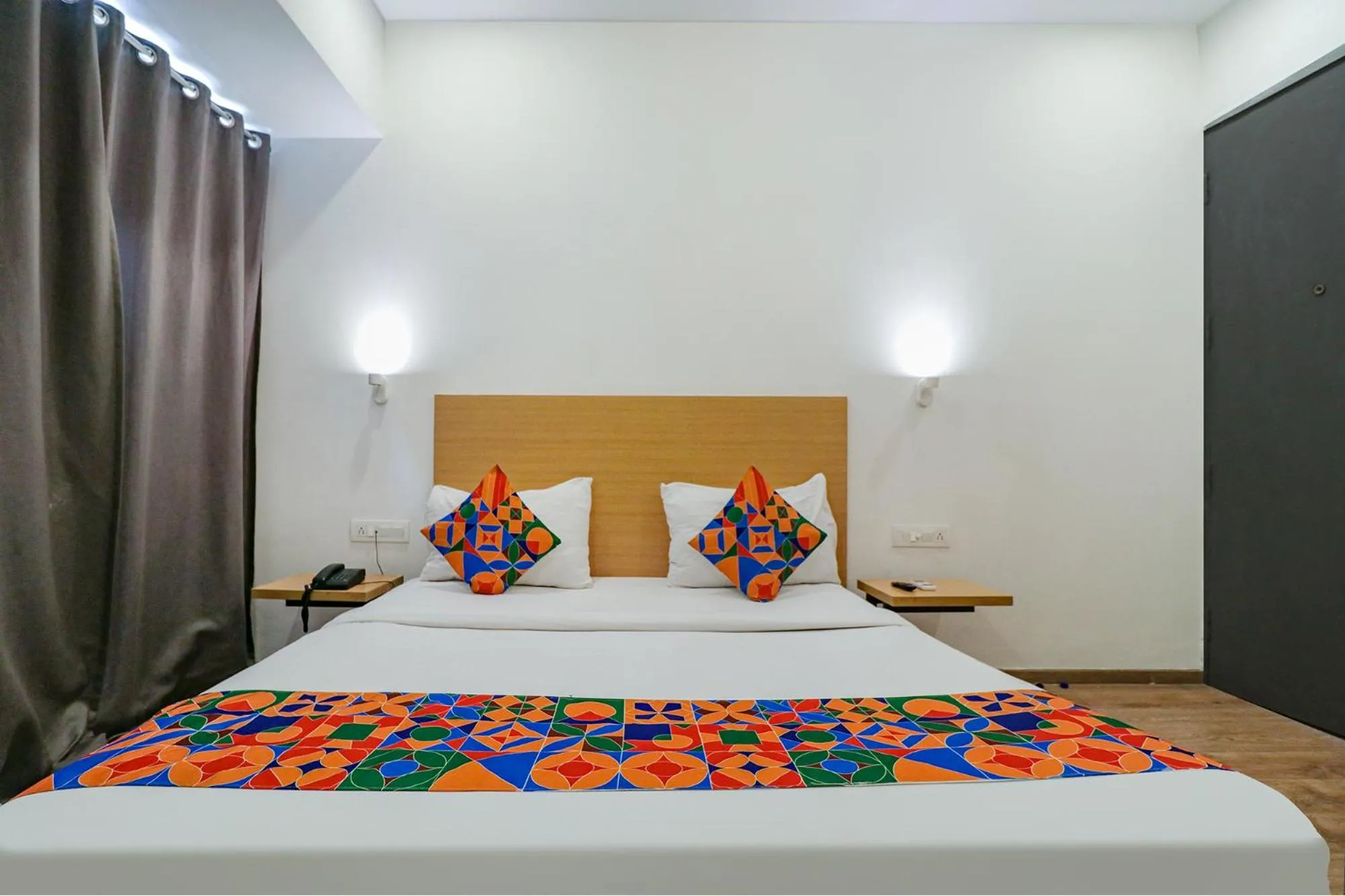 Bedroom, Bed in FabHotel Destiny Inn - Nr Medanta Hospital