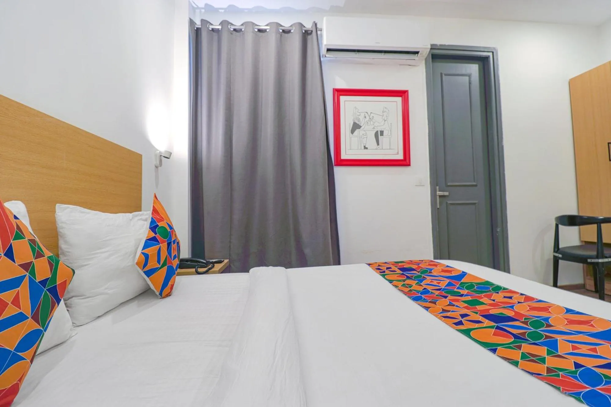 Bedroom, Bed in FabHotel Destiny Inn - Nr Medanta Hospital