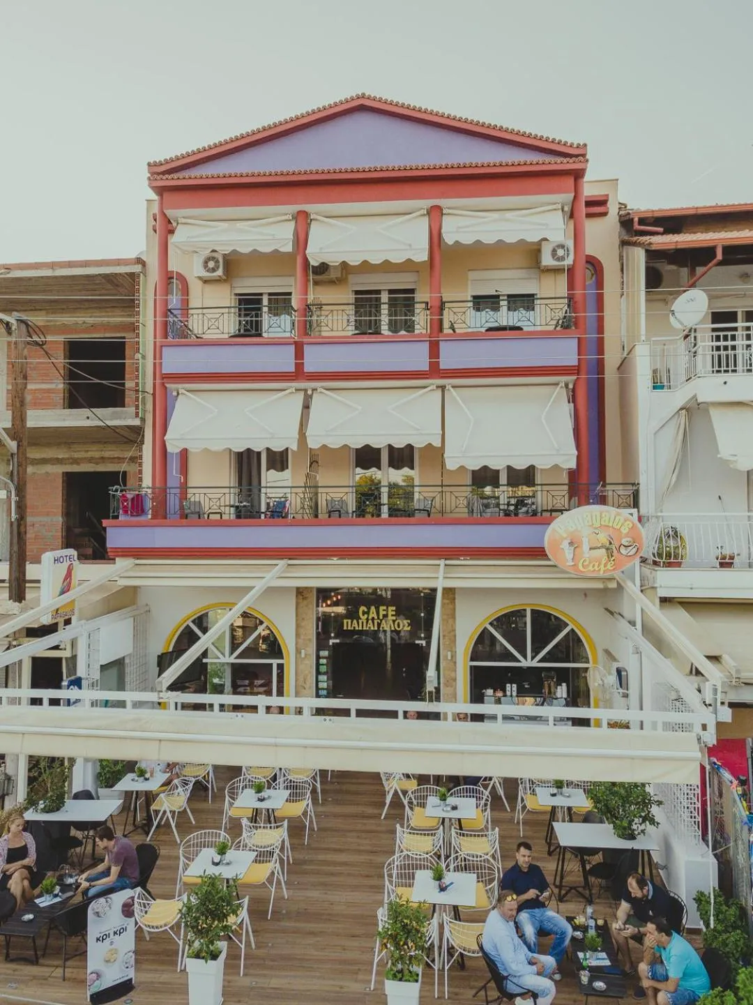 Patio in Hotel Papagalos