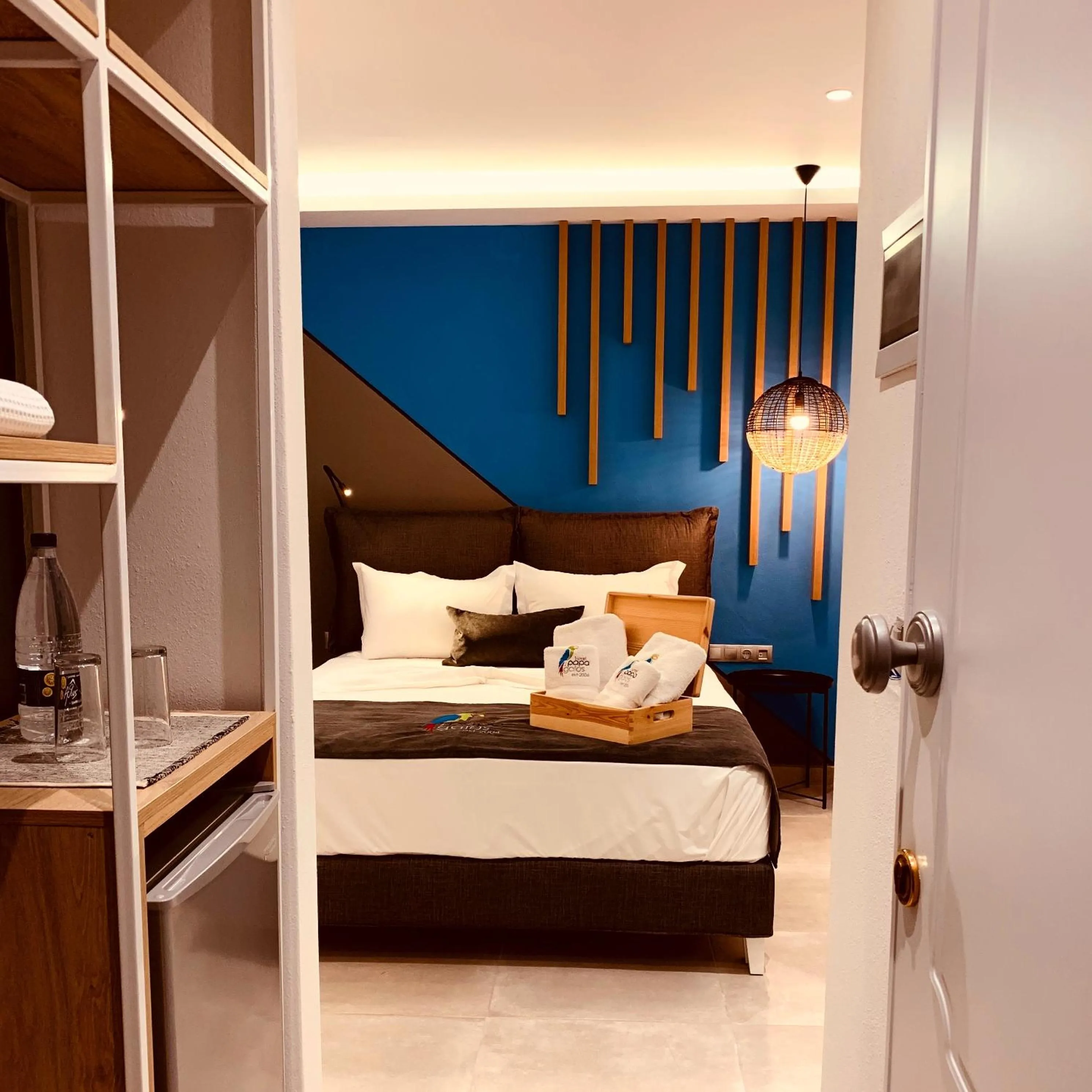 Bed in Hotel Papagalos