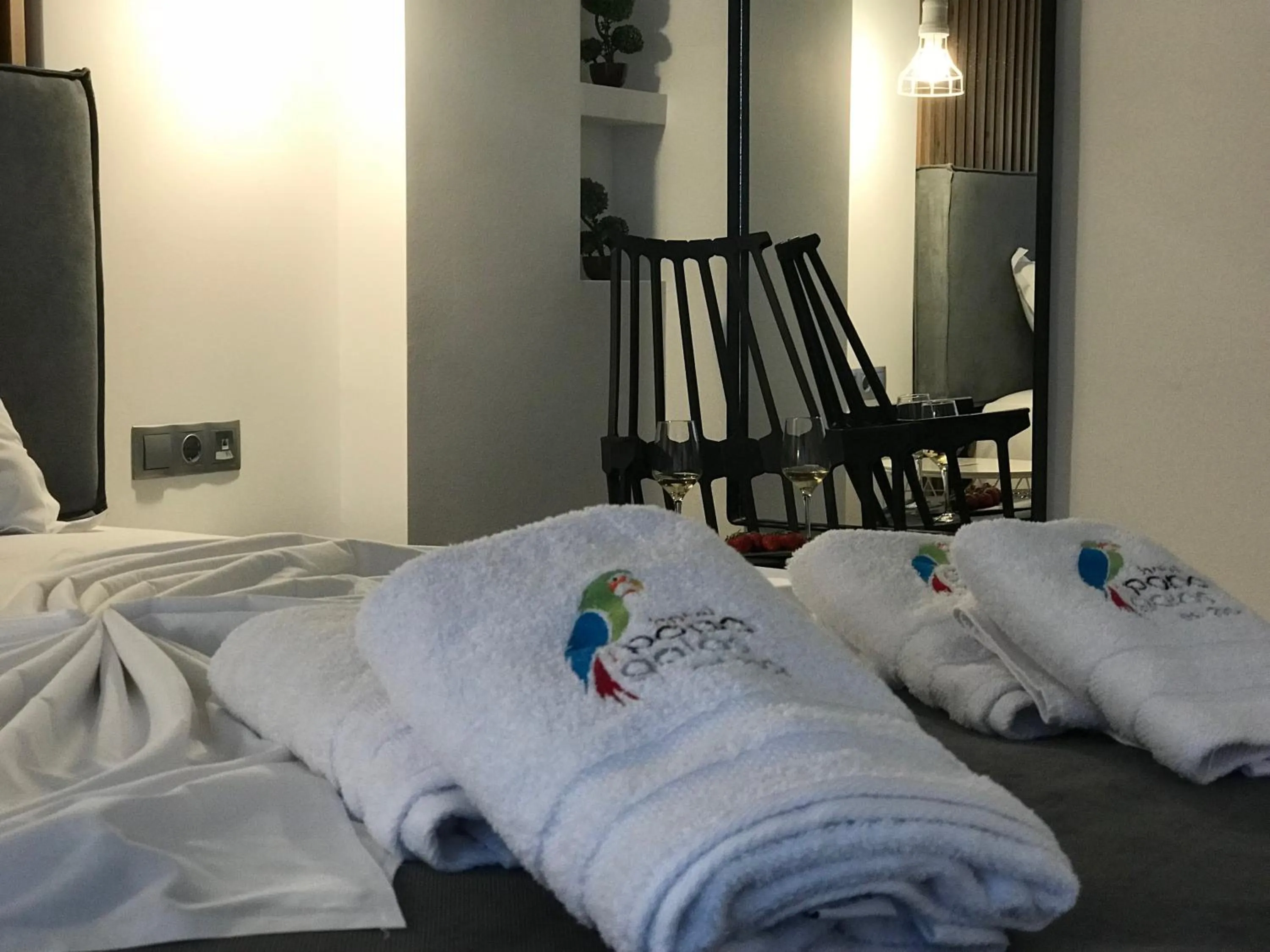 Bed in Hotel Papagalos