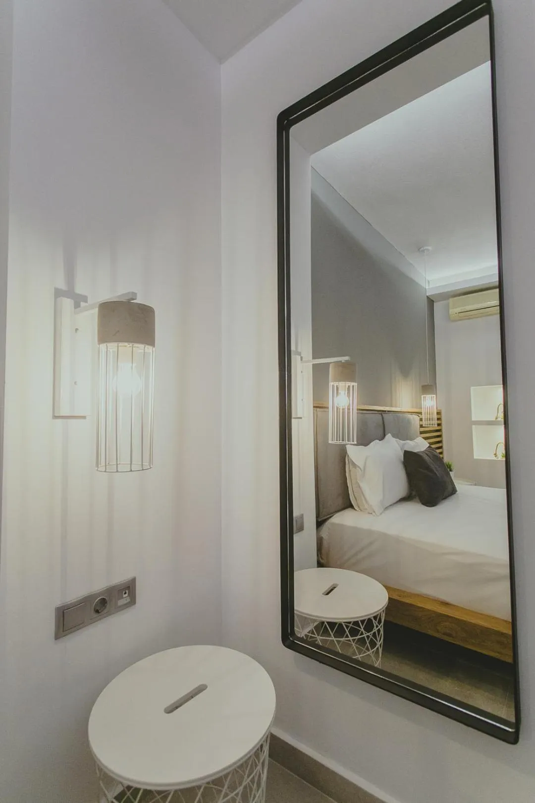 Decorative detail, Bed in Hotel Papagalos