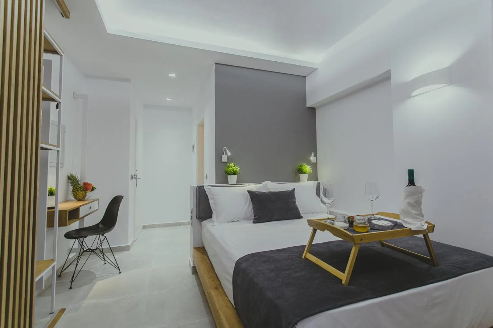 Bed in Hotel Papagalos