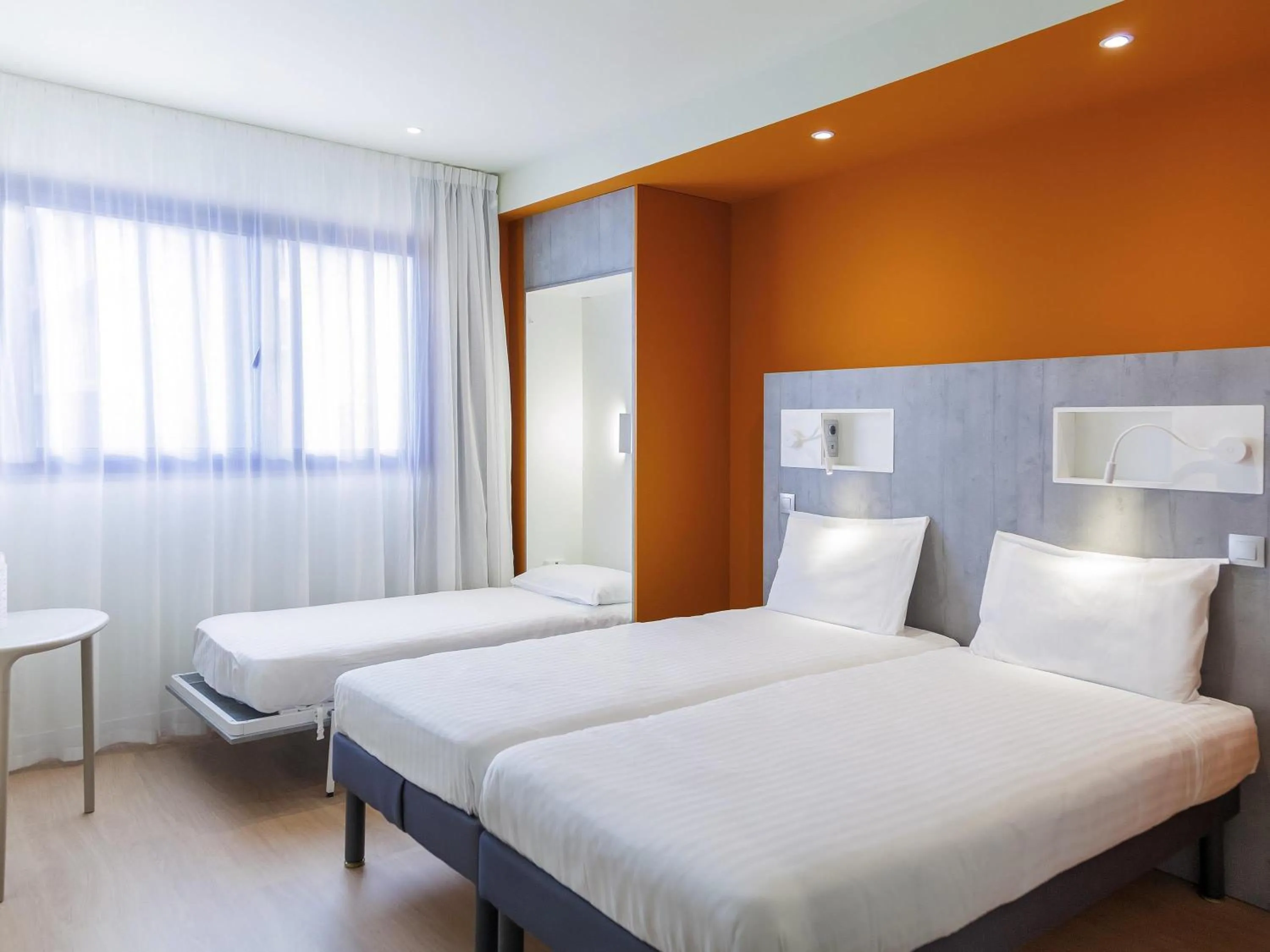 Bedroom, Bed in ibis budget Huerta De Murcia