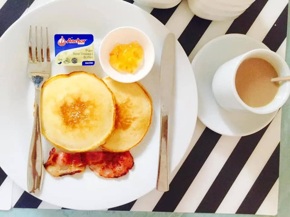 Breakfast in Lindstrom's Inn