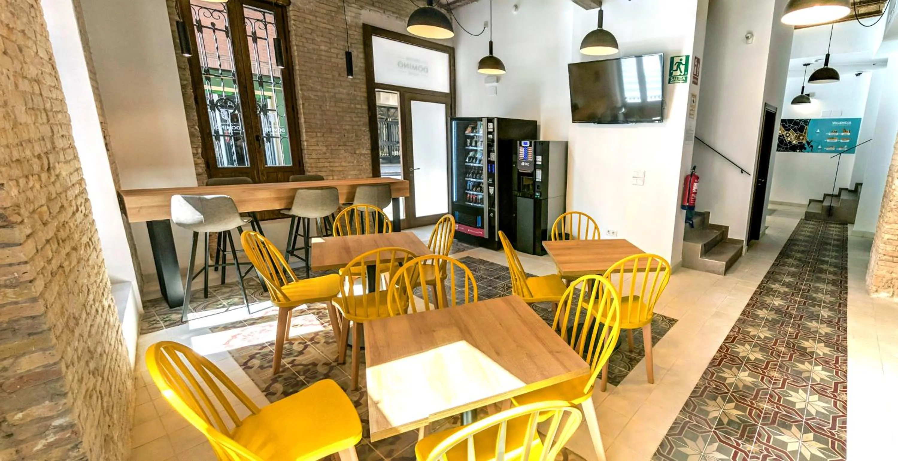 Communal lounge/ TV room in Original Domino House