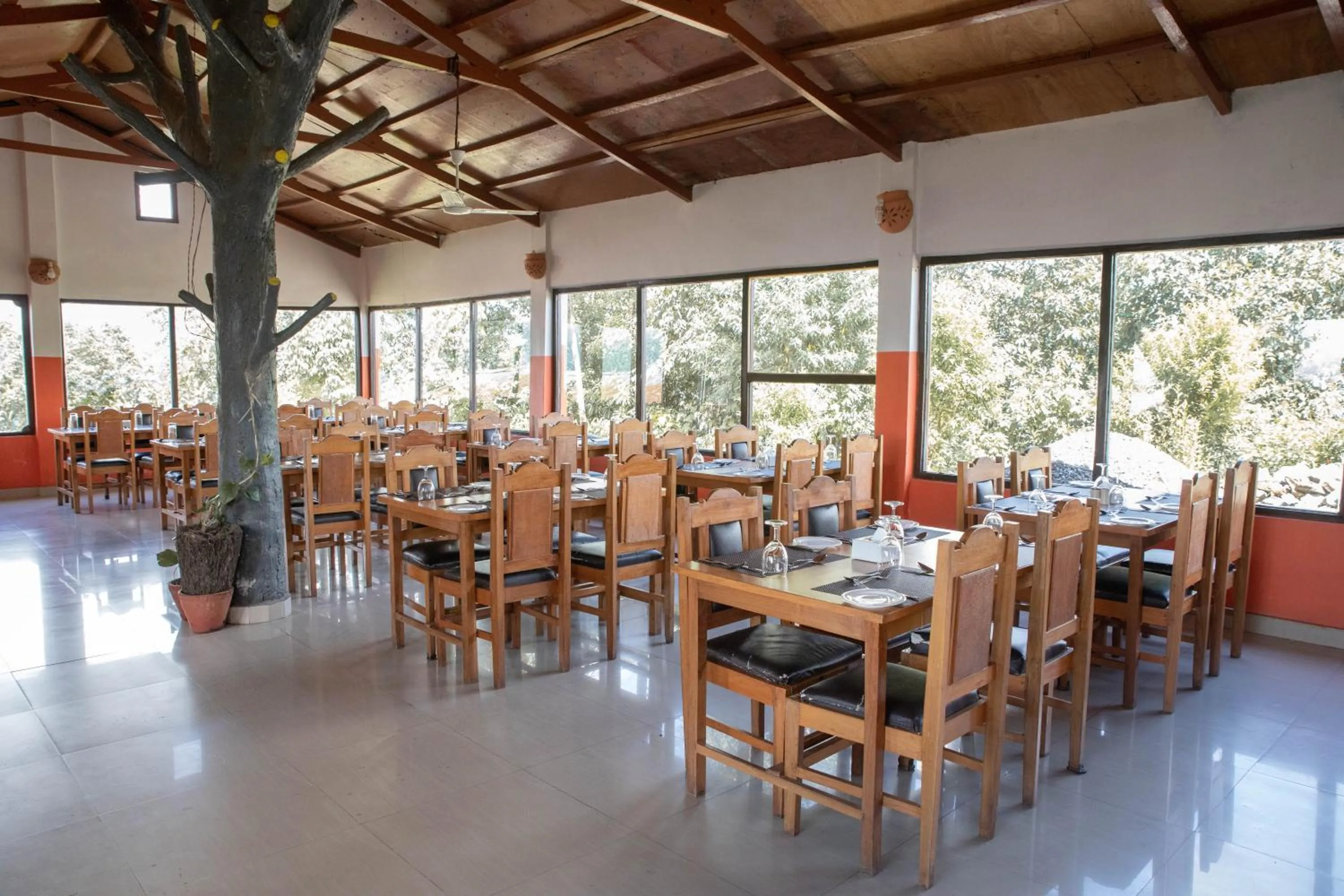 Restaurant/places to eat in Himalayan Deurali Resort