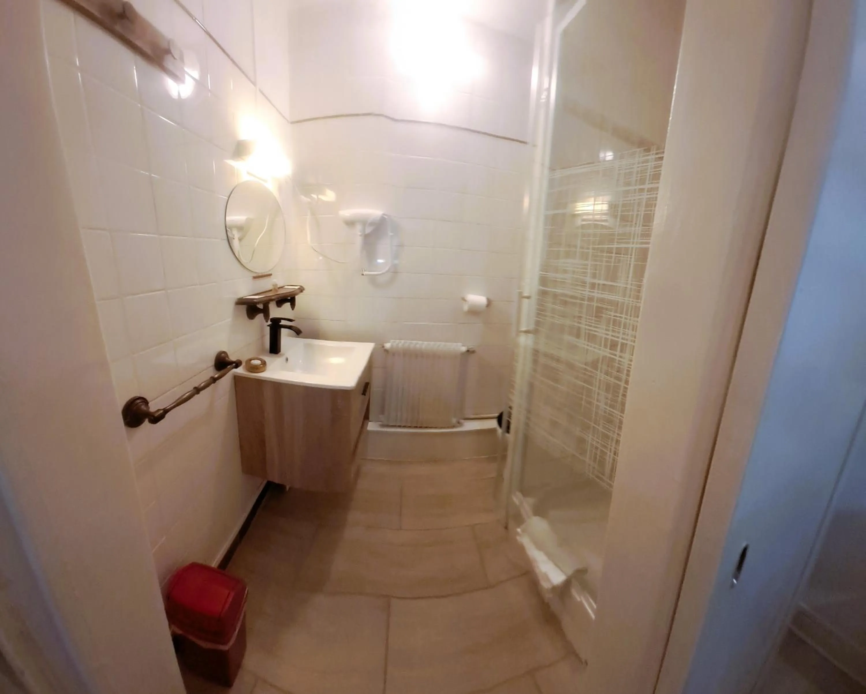 Shower, Bathroom in Le Sleeping