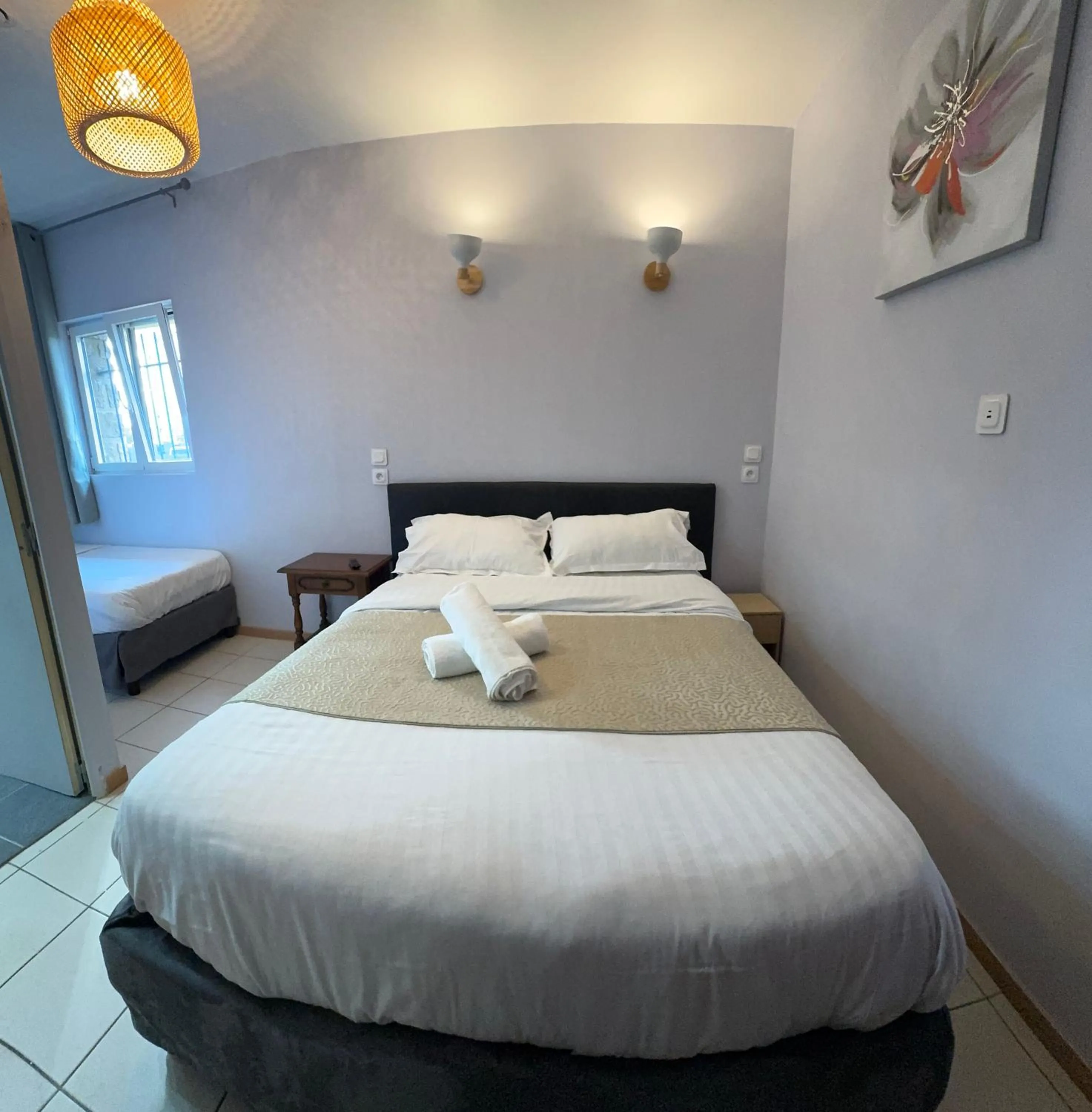 Bedroom, Bed in Hôtel OpalOriental Boulogne Sur Mer - gare ville et centre