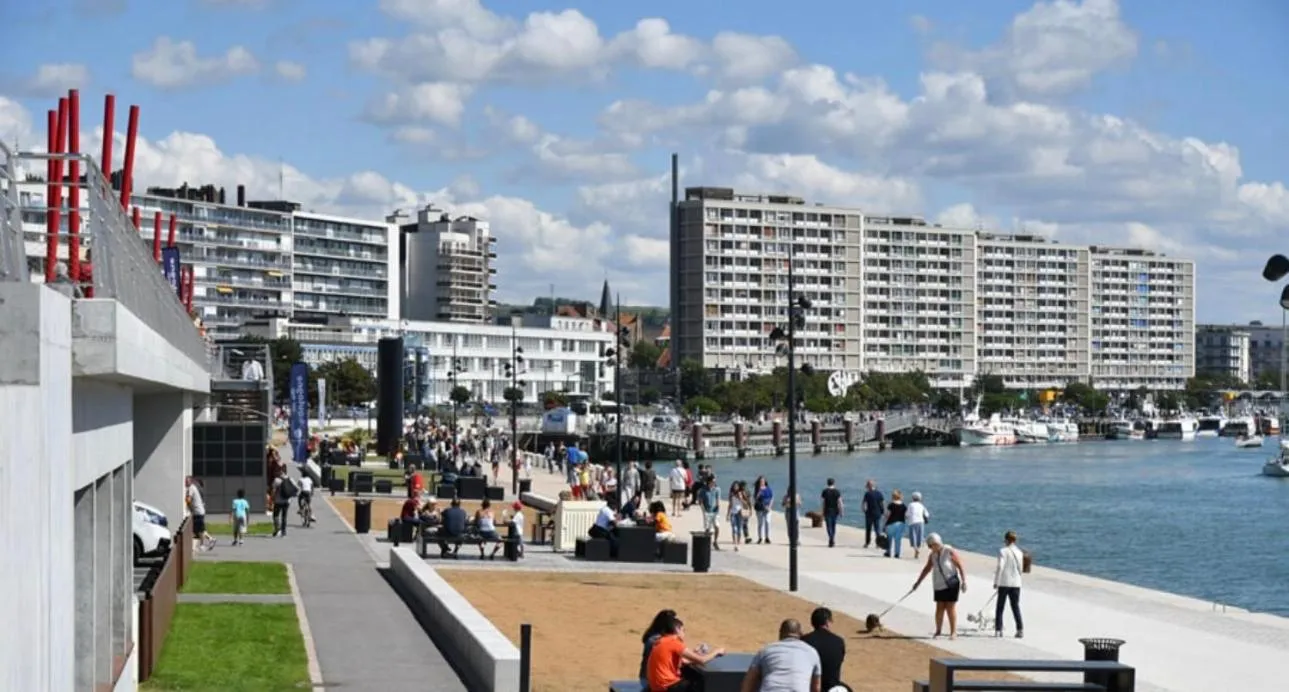 Nearby landmark in Hôtel OpalOriental Boulogne Sur Mer - gare ville et centre