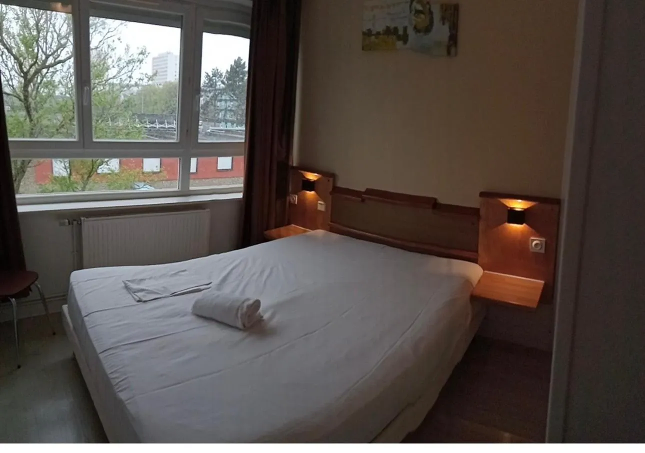 Bed in Hôtel OpalOriental Boulogne Sur Mer - gare ville et centre