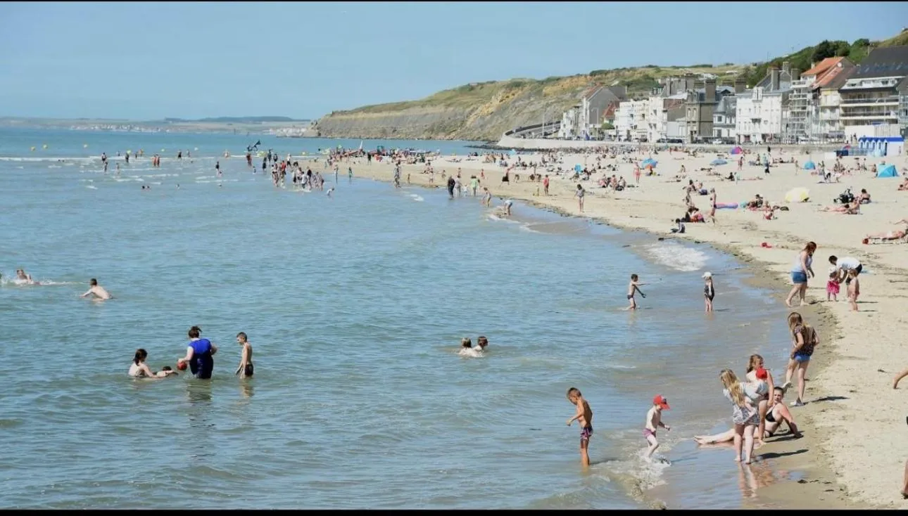 Beach in Hôtel OpalOriental Boulogne Sur Mer - gare ville et centre