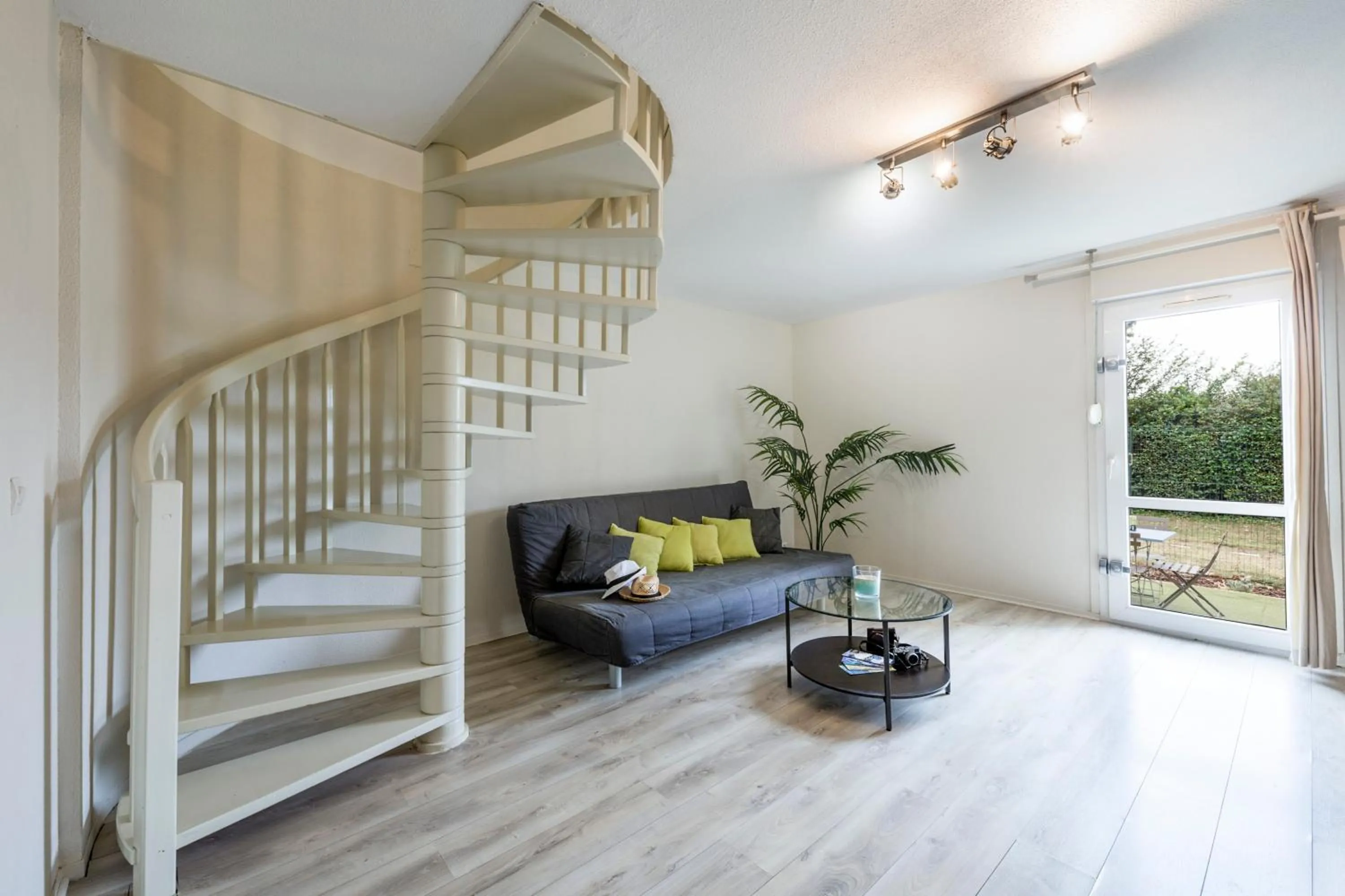 Living room in Garden & City Aix En Provence - Puyricard