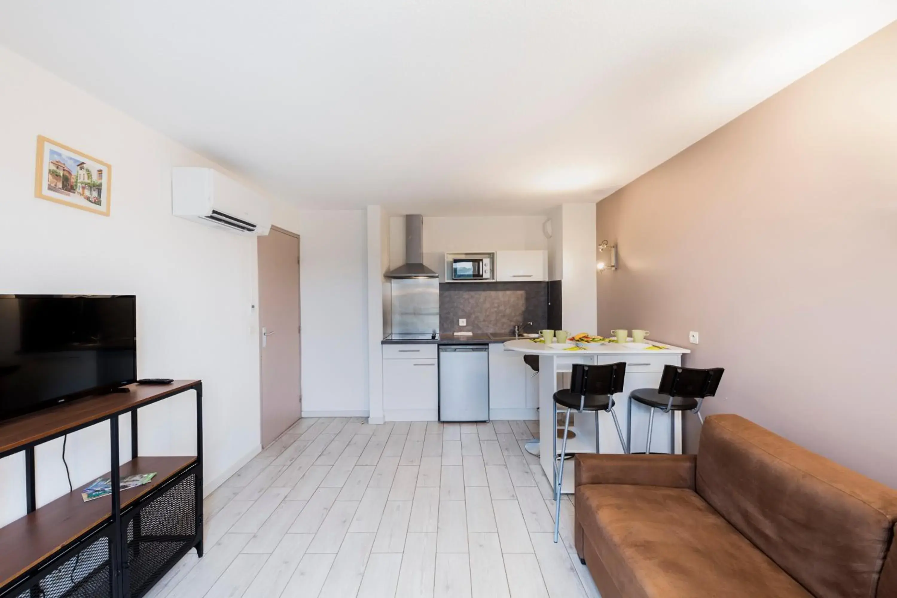 One-Bedroom Apartment in Garden & City Aix En Provence - Puyricard One-Bedroom Apartment in Garden & City Aix En Provence - Puyricard