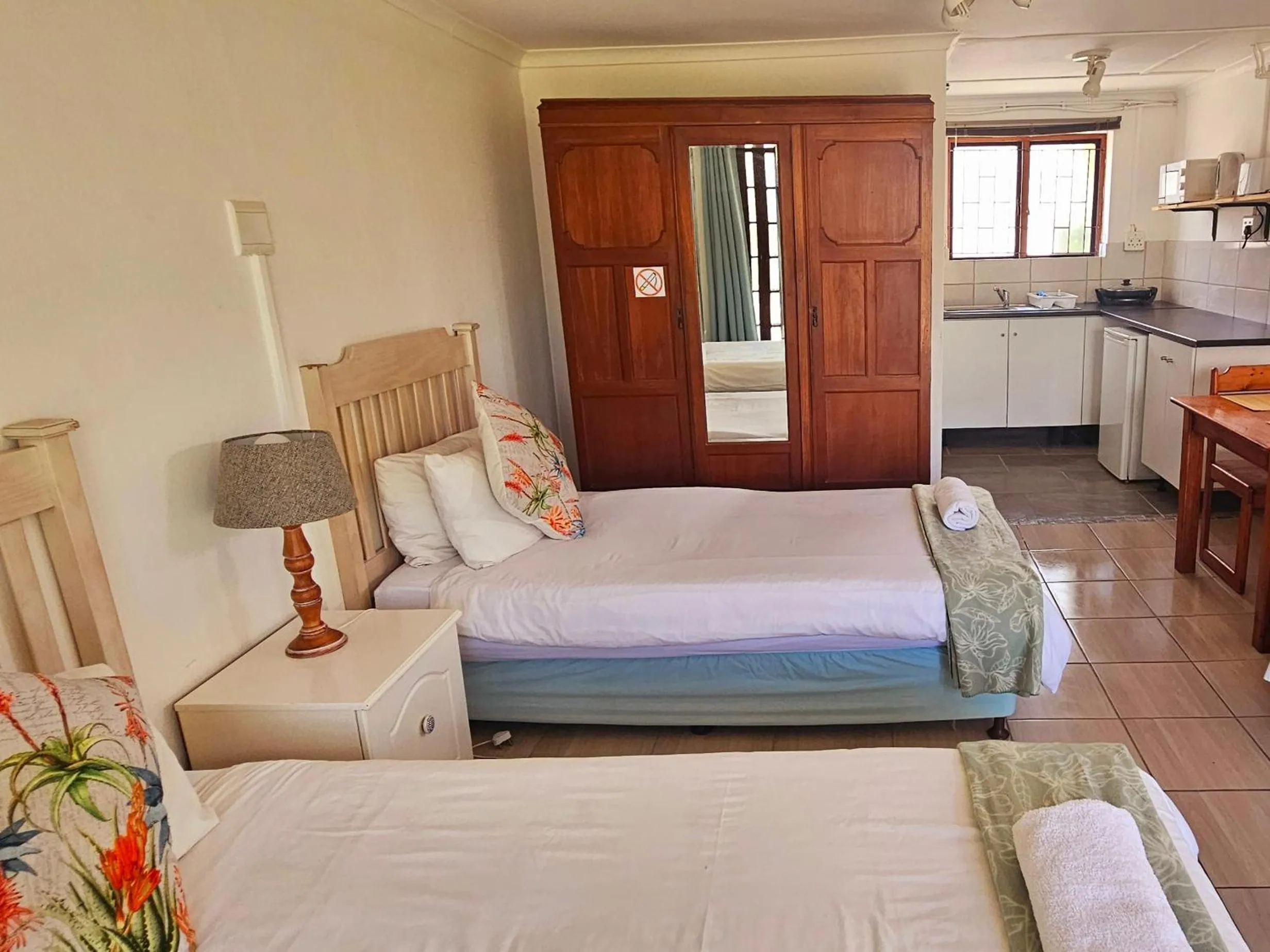 Bed in Kelkiewyn Guesthouse Caledon