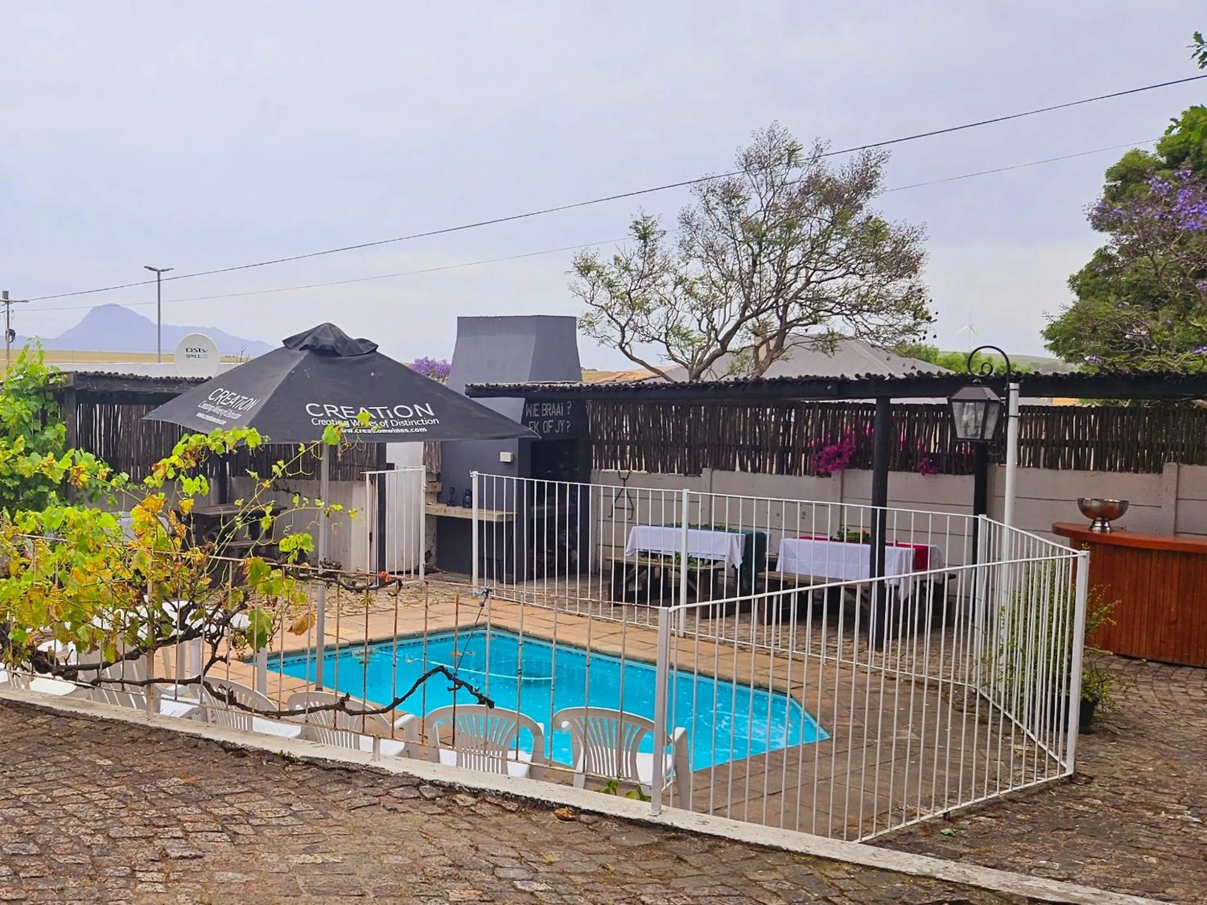 Pool view in Kelkiewyn Guesthouse Caledon
