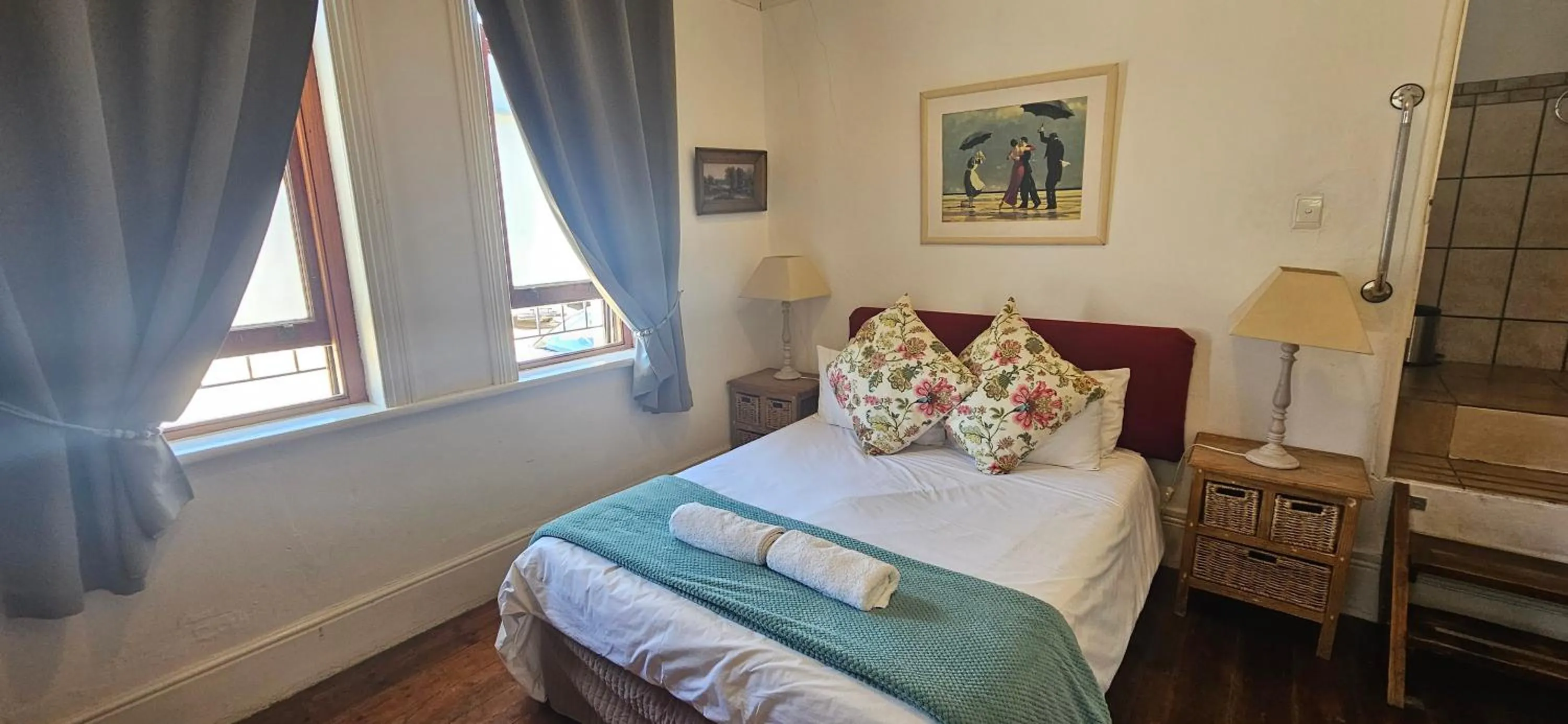 Bed in Kelkiewyn Guesthouse Caledon