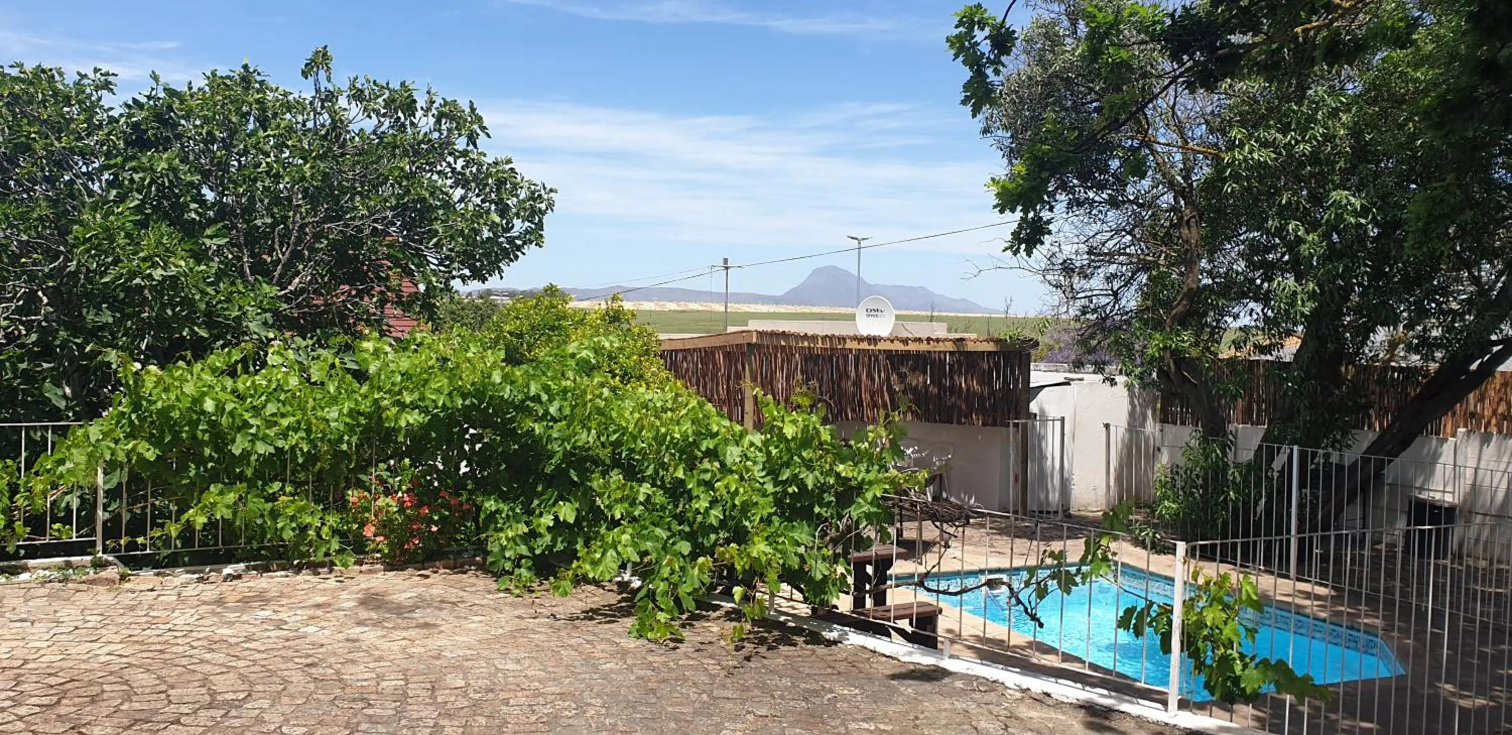 Pool view in Kelkiewyn Guesthouse Caledon