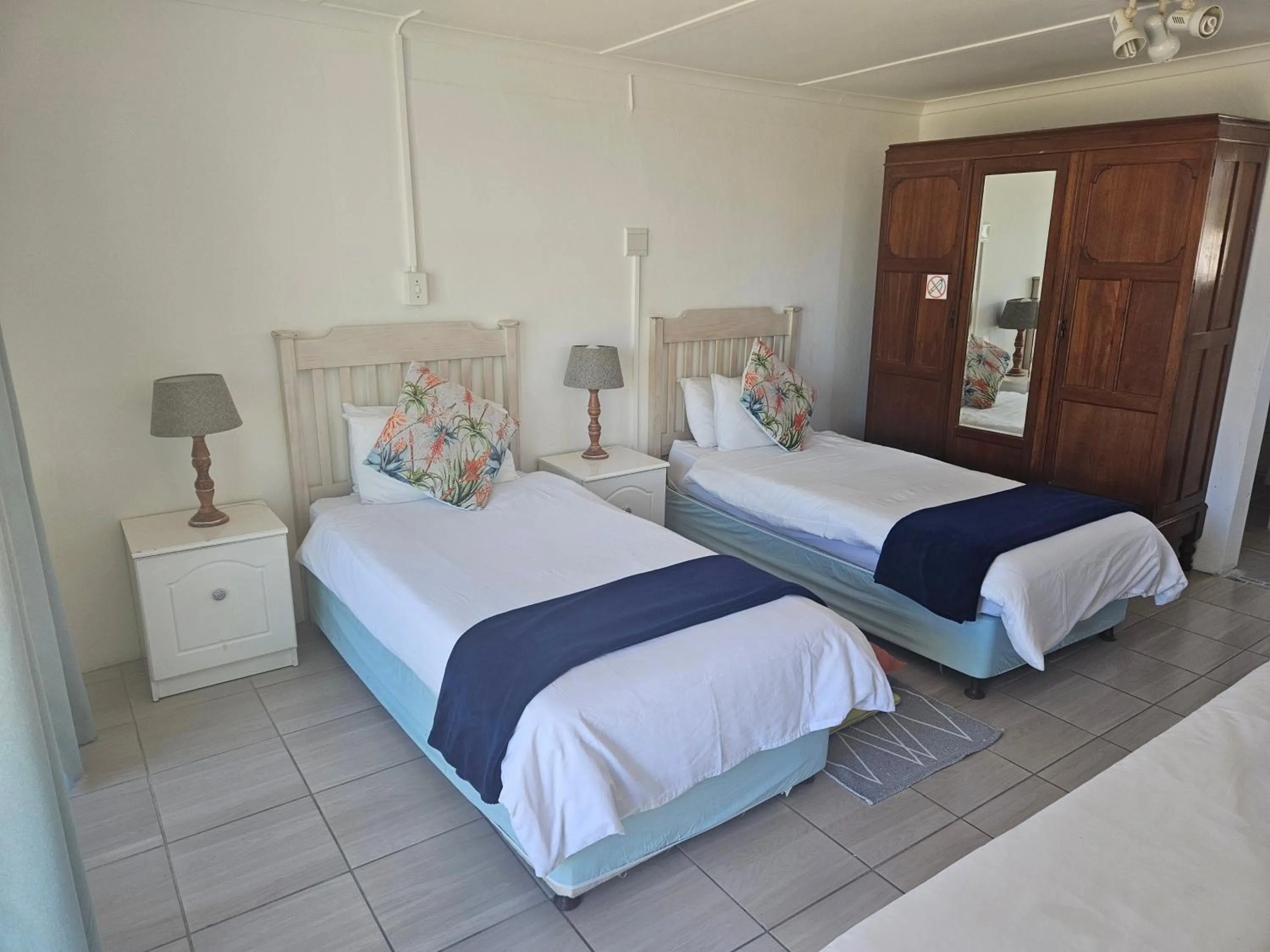 Bed in Kelkiewyn Guesthouse Caledon