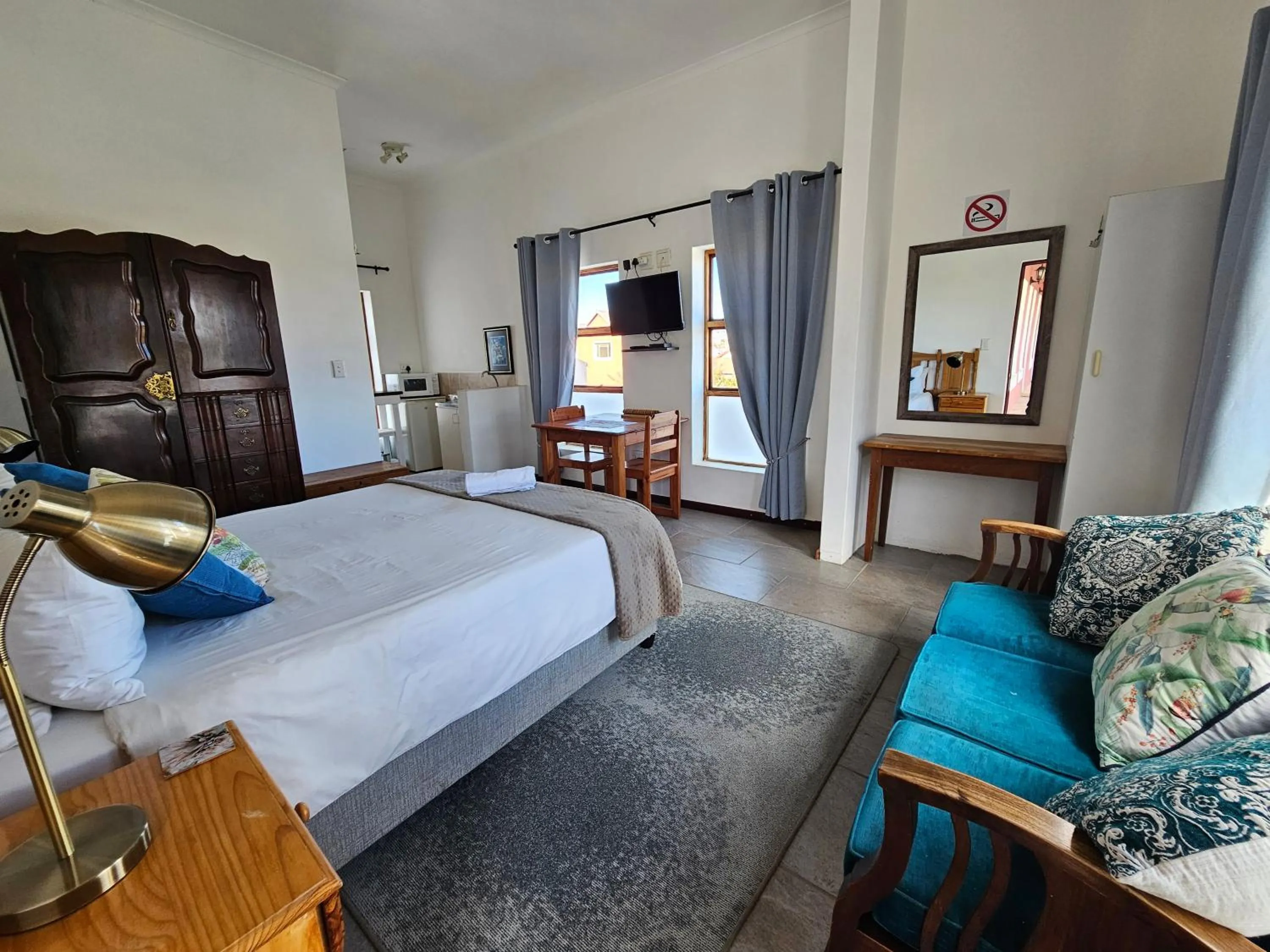 Bed in Kelkiewyn Guesthouse Caledon