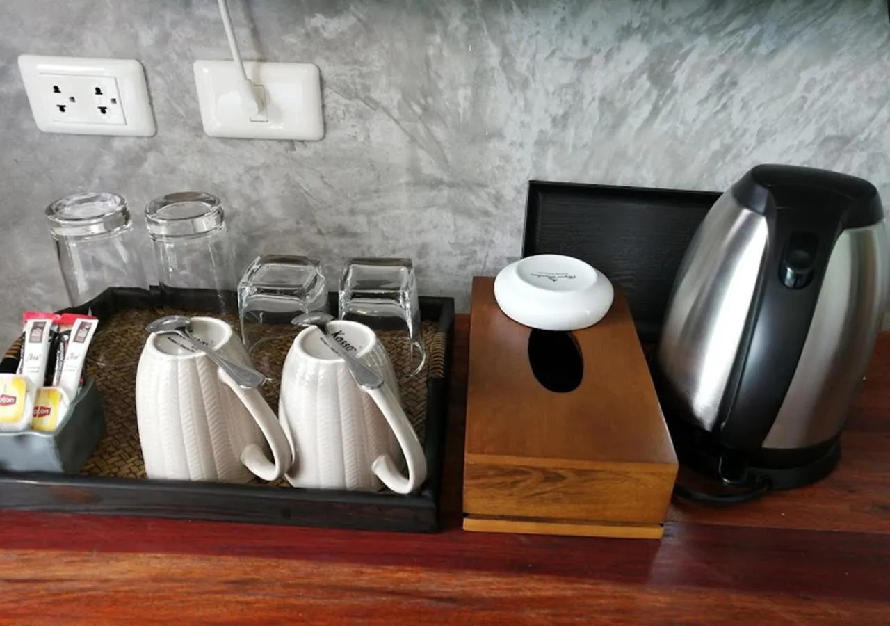 Coffee/tea facilities in JR Place