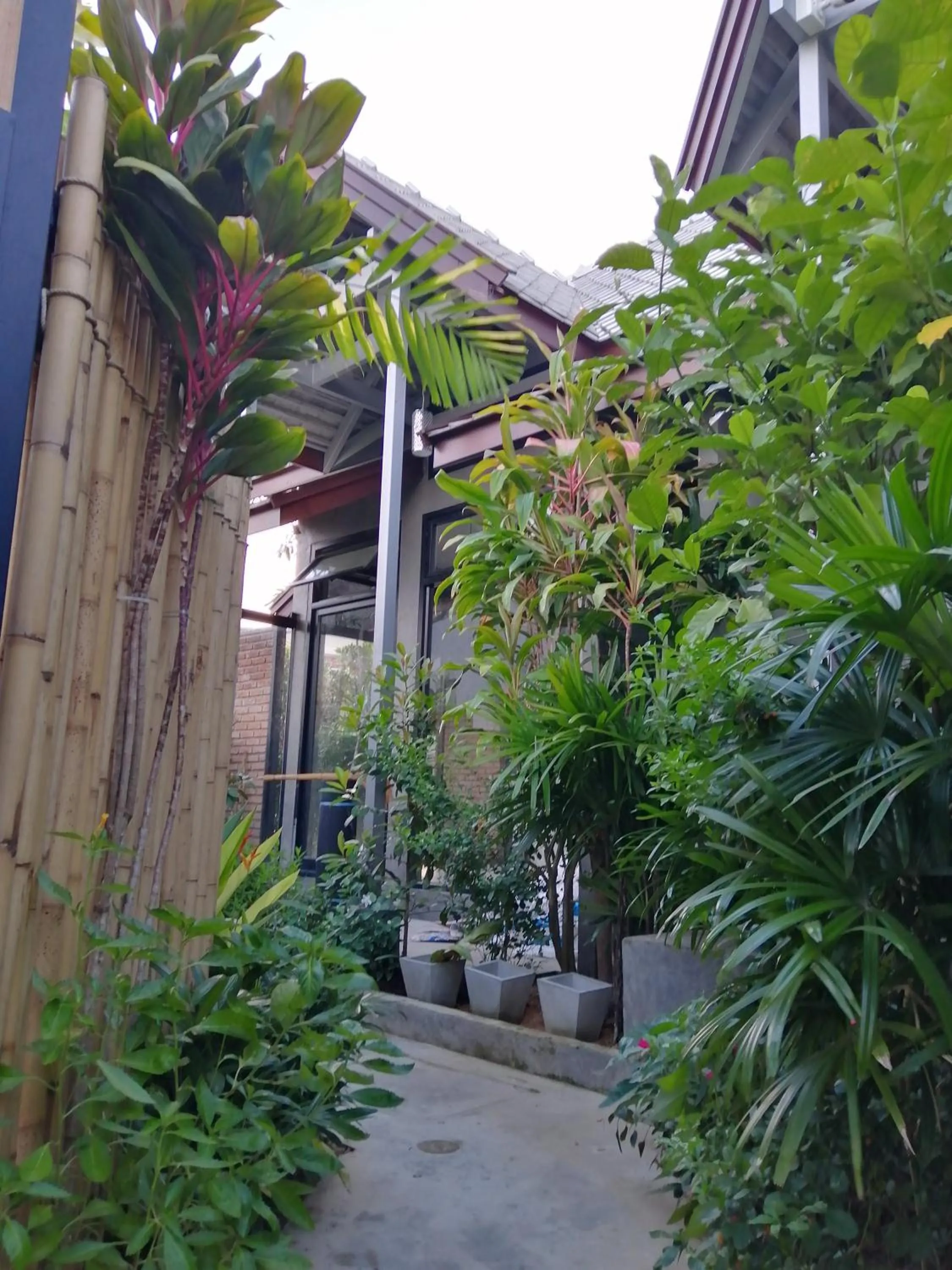 Facade/entrance in JR Place