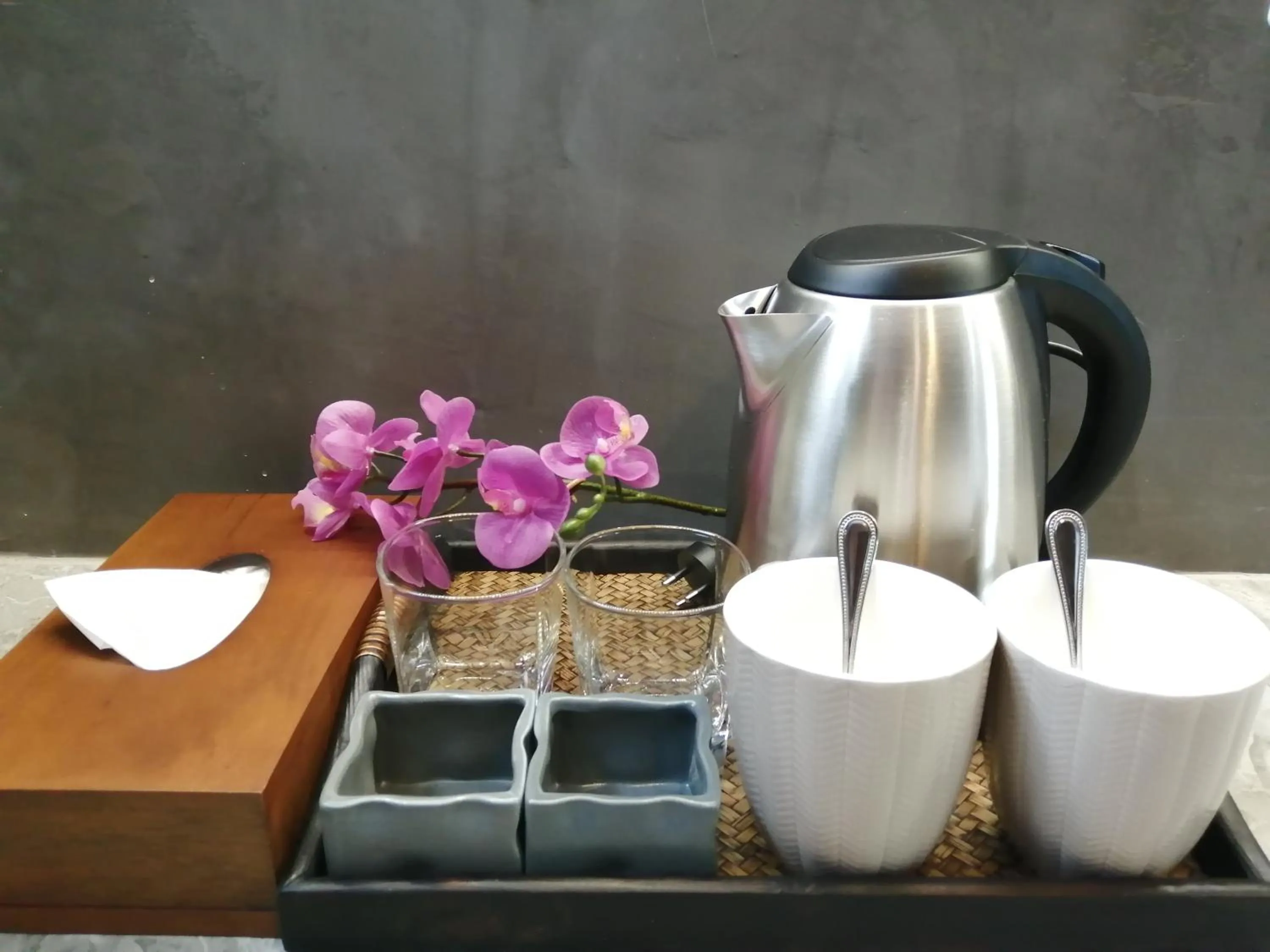Coffee/tea facilities in JR Place