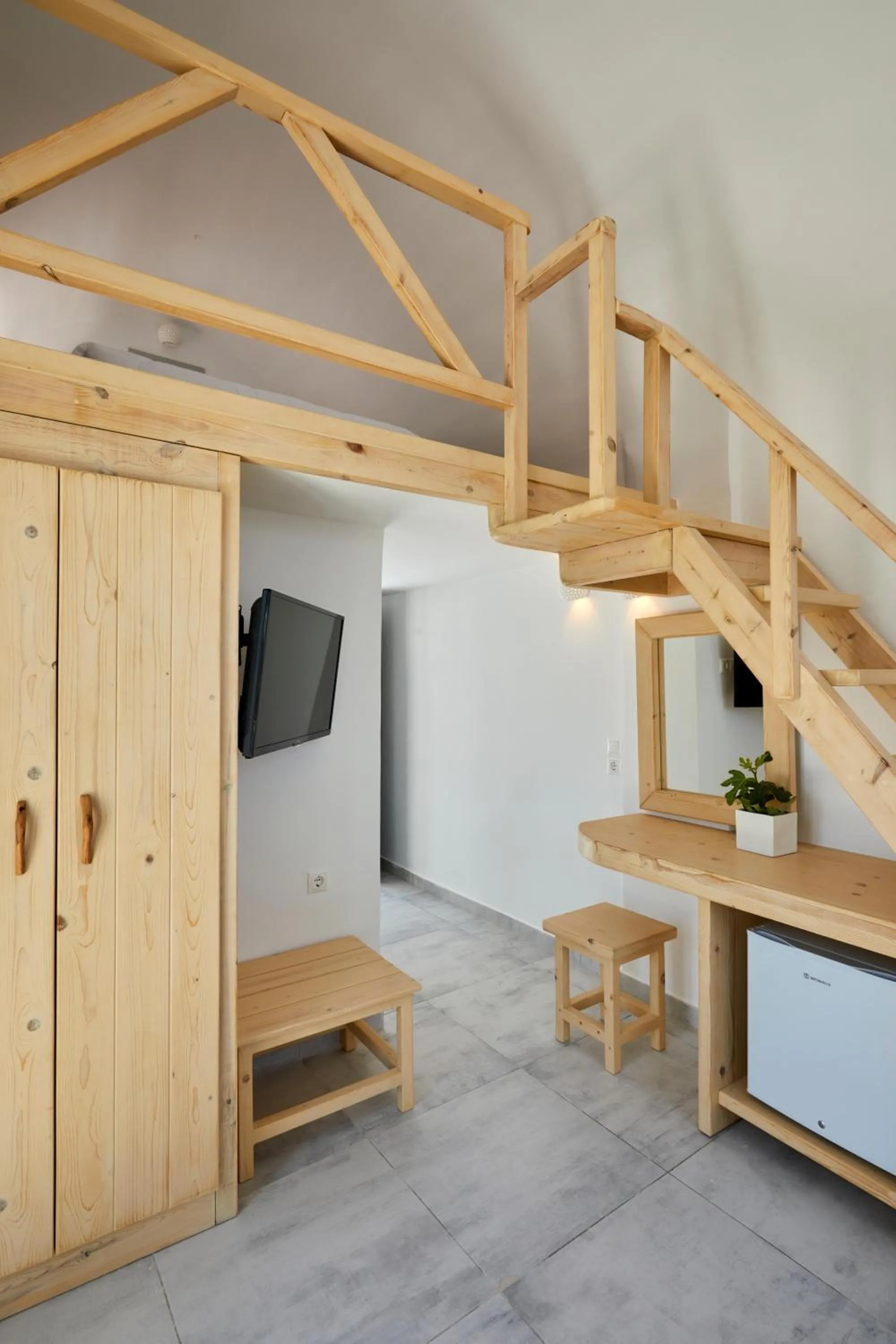 Photo of the whole room in Santorini View