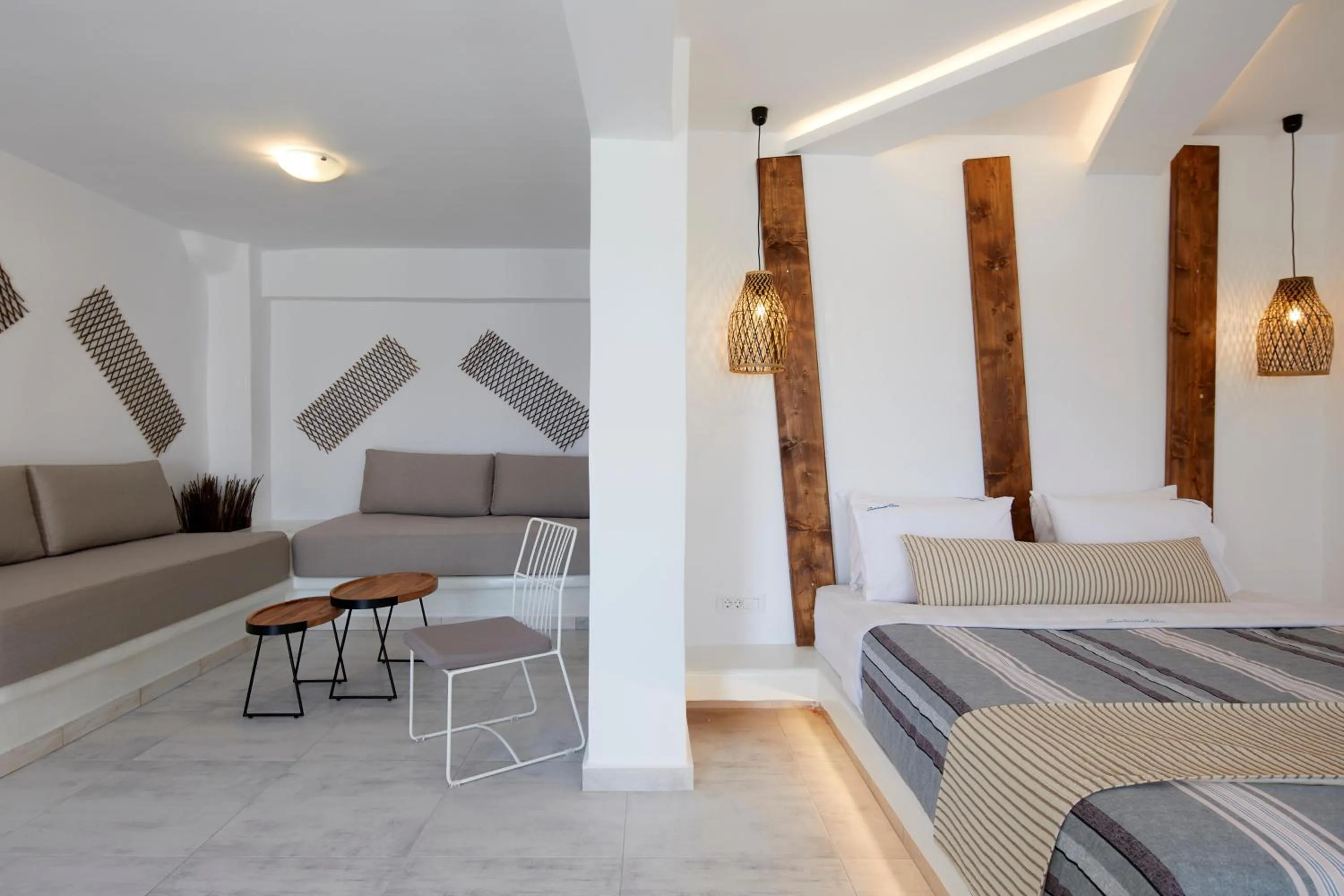 Photo of the whole room, Bed in Santorini View