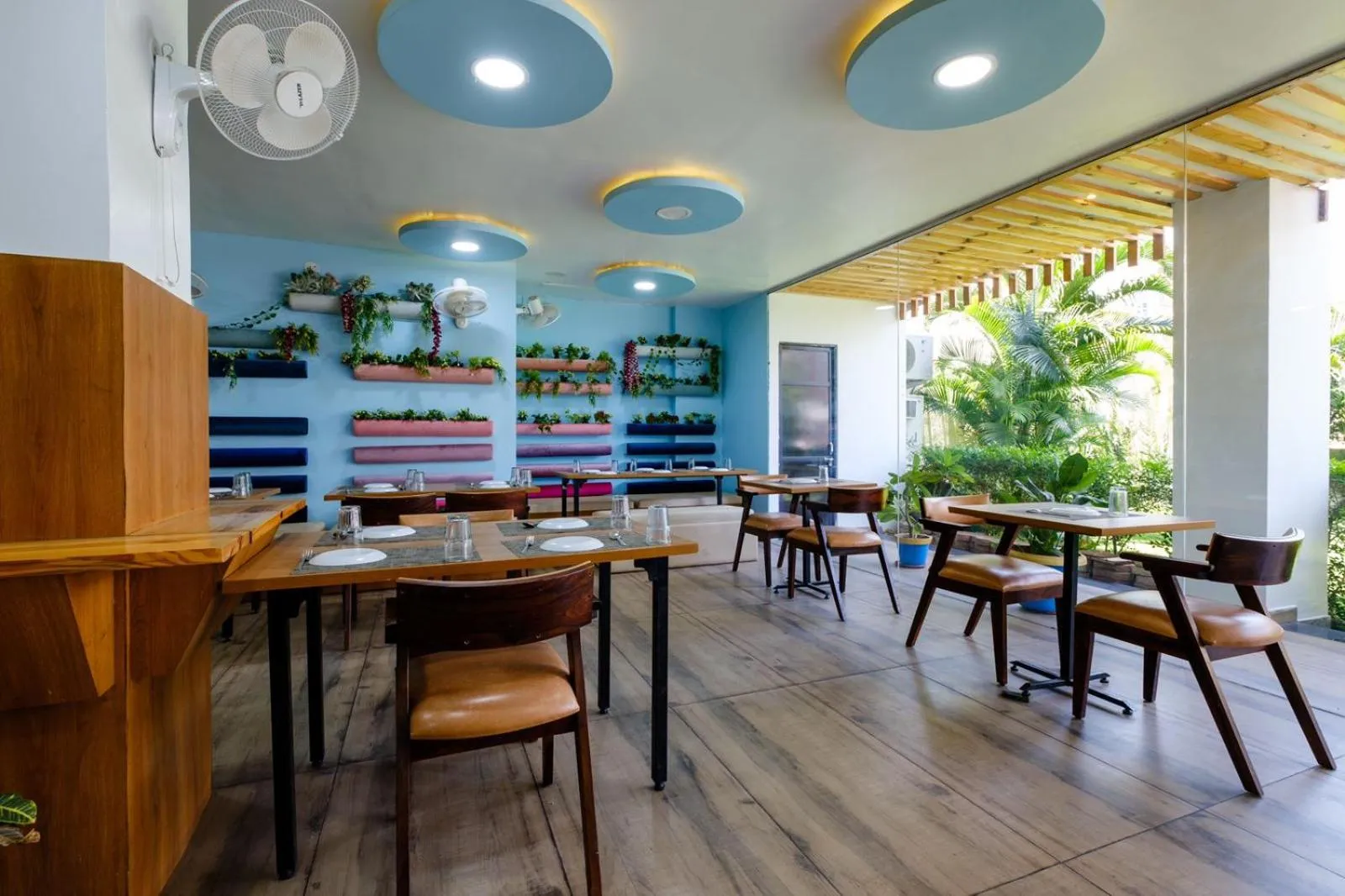 Restaurant/places to eat in Satkar Retreat - Udaipur