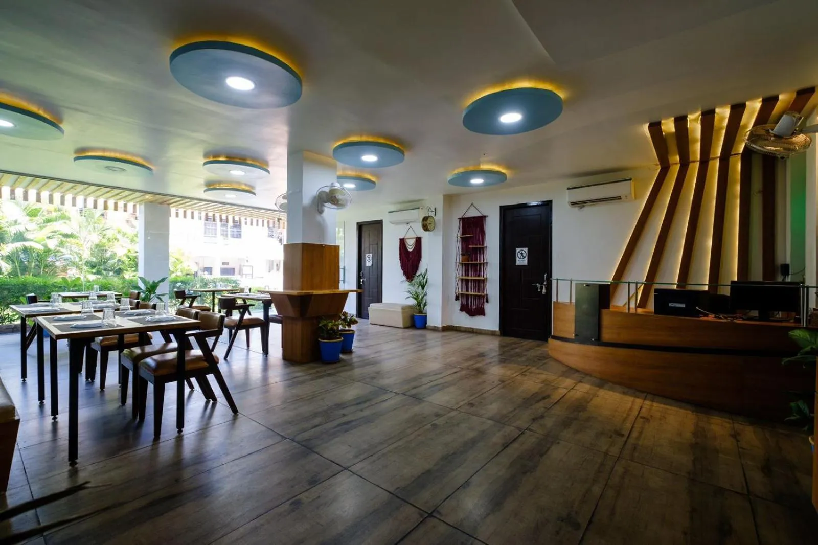 Restaurant/places to eat in Satkar Retreat - Udaipur