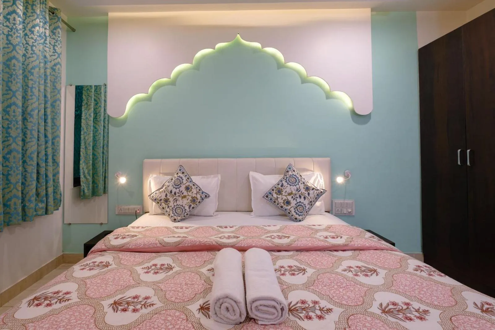 Property building, Bed in Satkar Retreat - Udaipur