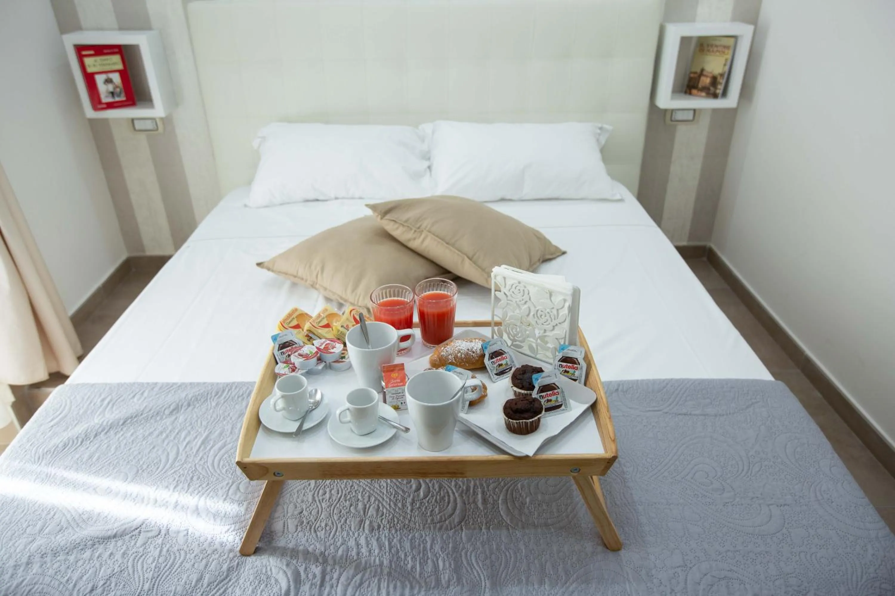 Food and drinks, Bed in Philip Royal