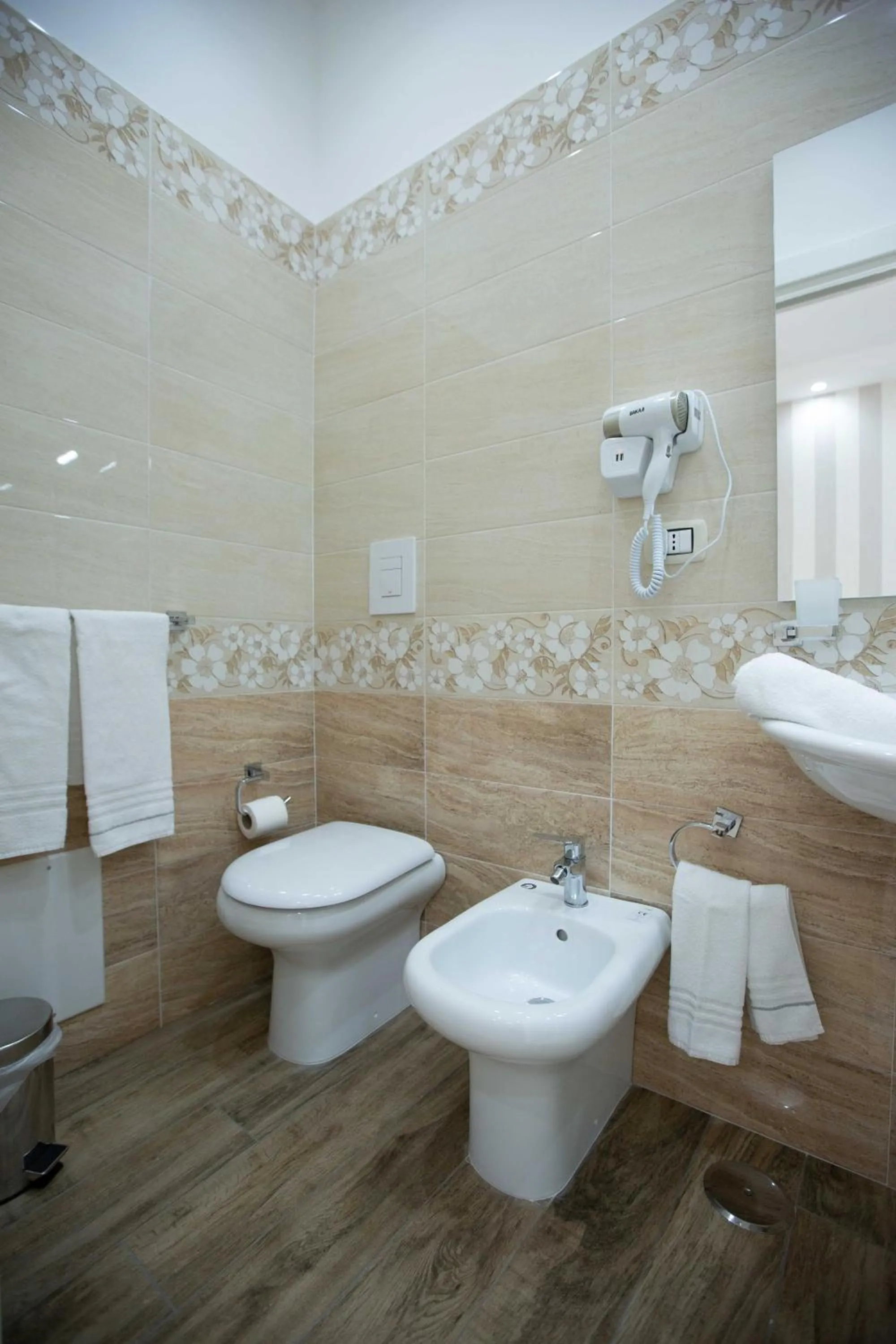 Shower in Philip Royal