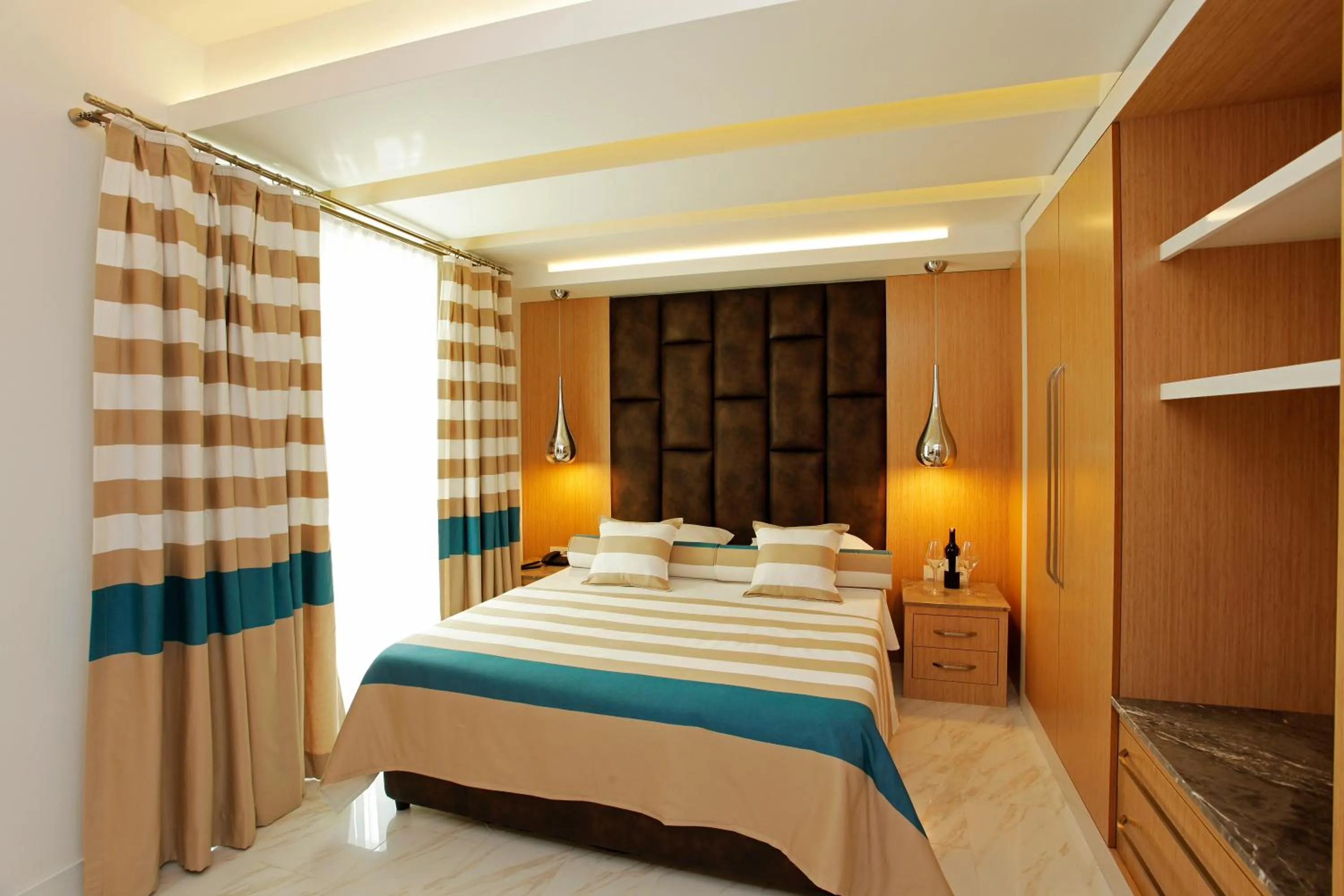 Spring, Bed in Kleopatra Suit Hotel