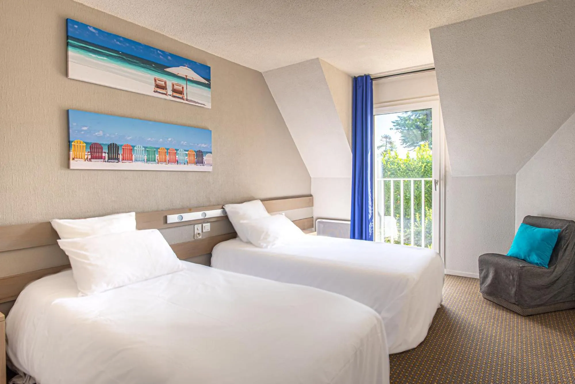 Photo of the whole room, Bed in Naéco Le Pouldu