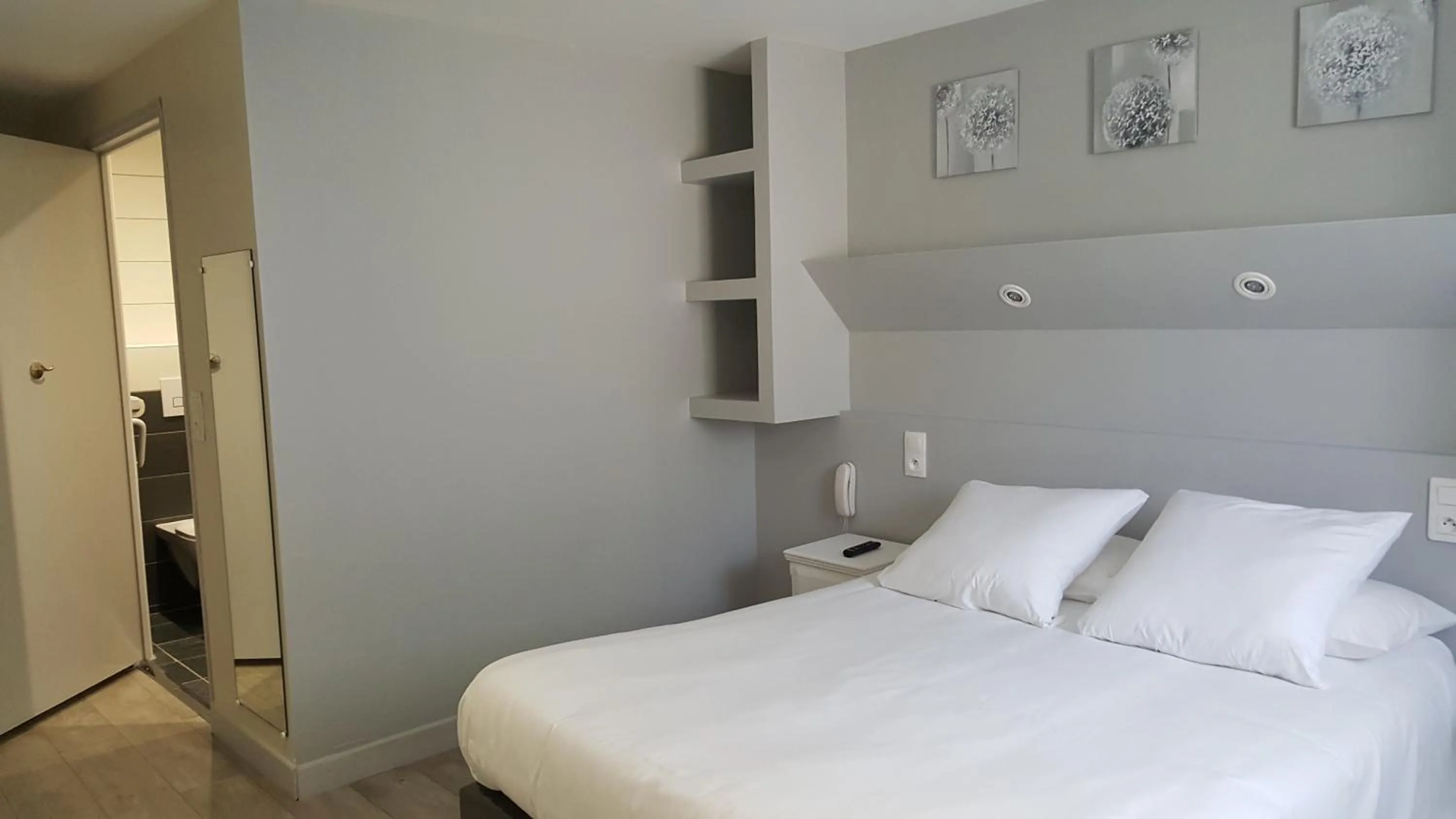 Bedroom, Bed in Naéco Le Pouldu