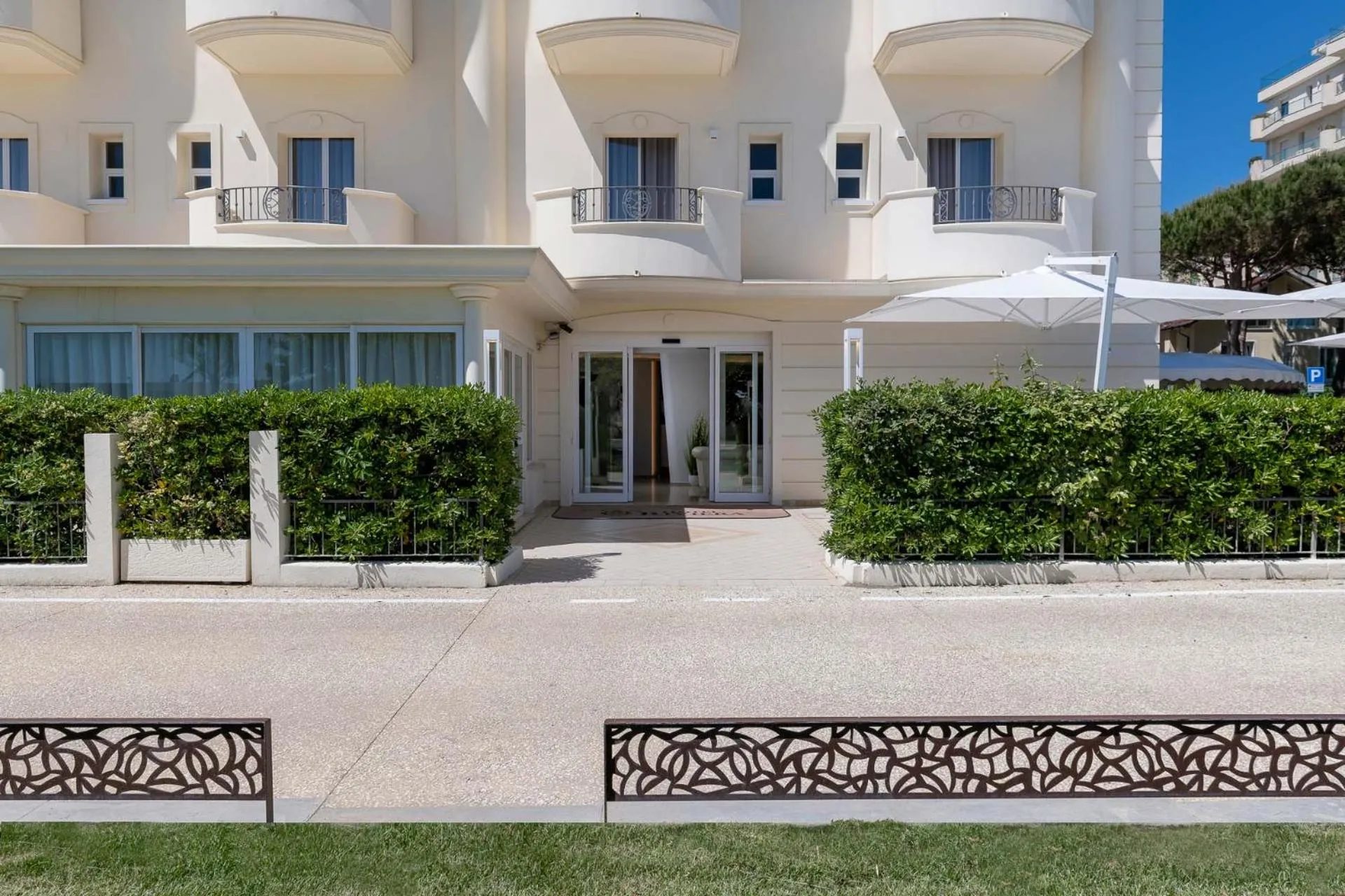 Property building in Hotel Riviera