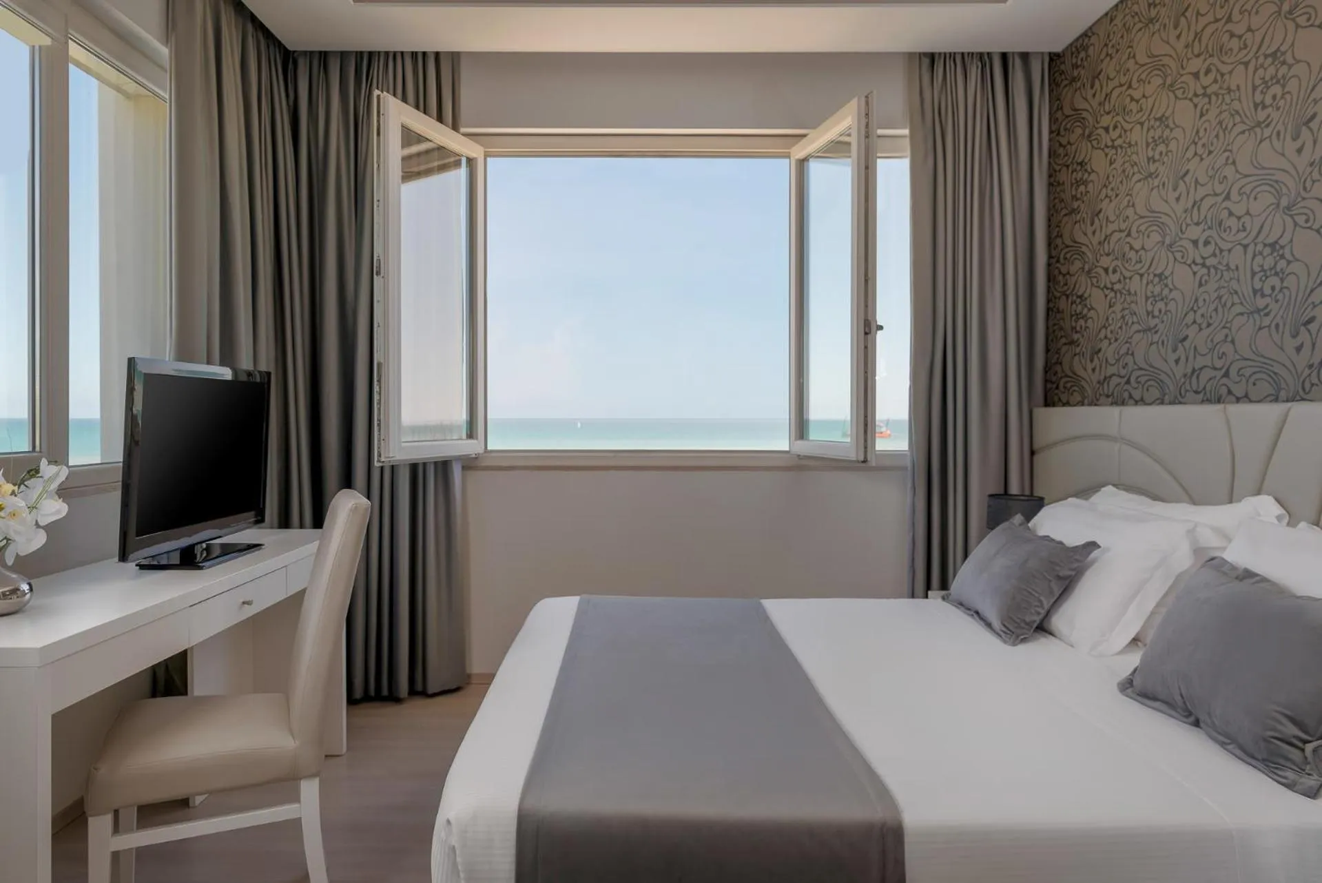 Photo of the whole room, Bed in Hotel Riviera