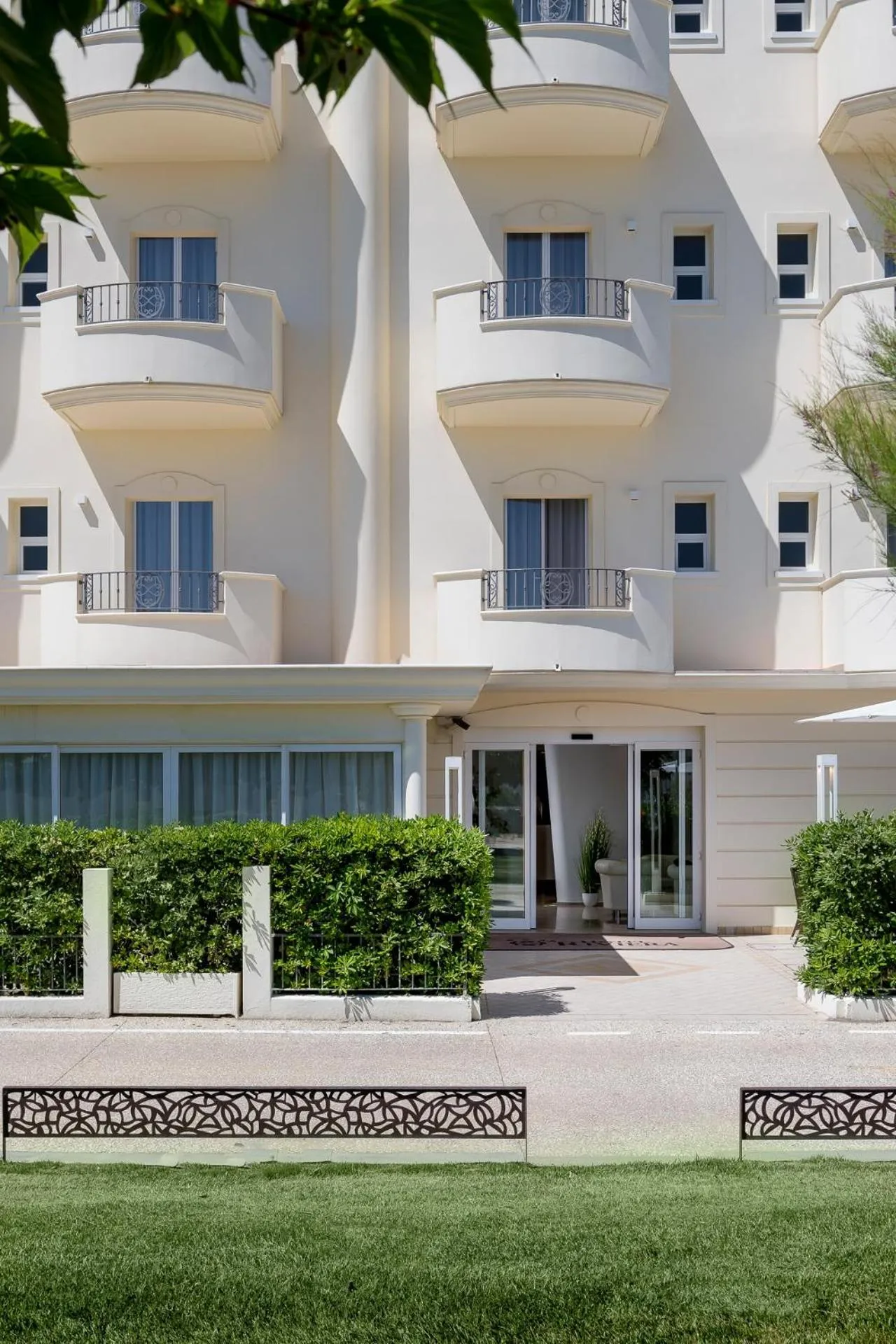 Facade/entrance in Hotel Riviera