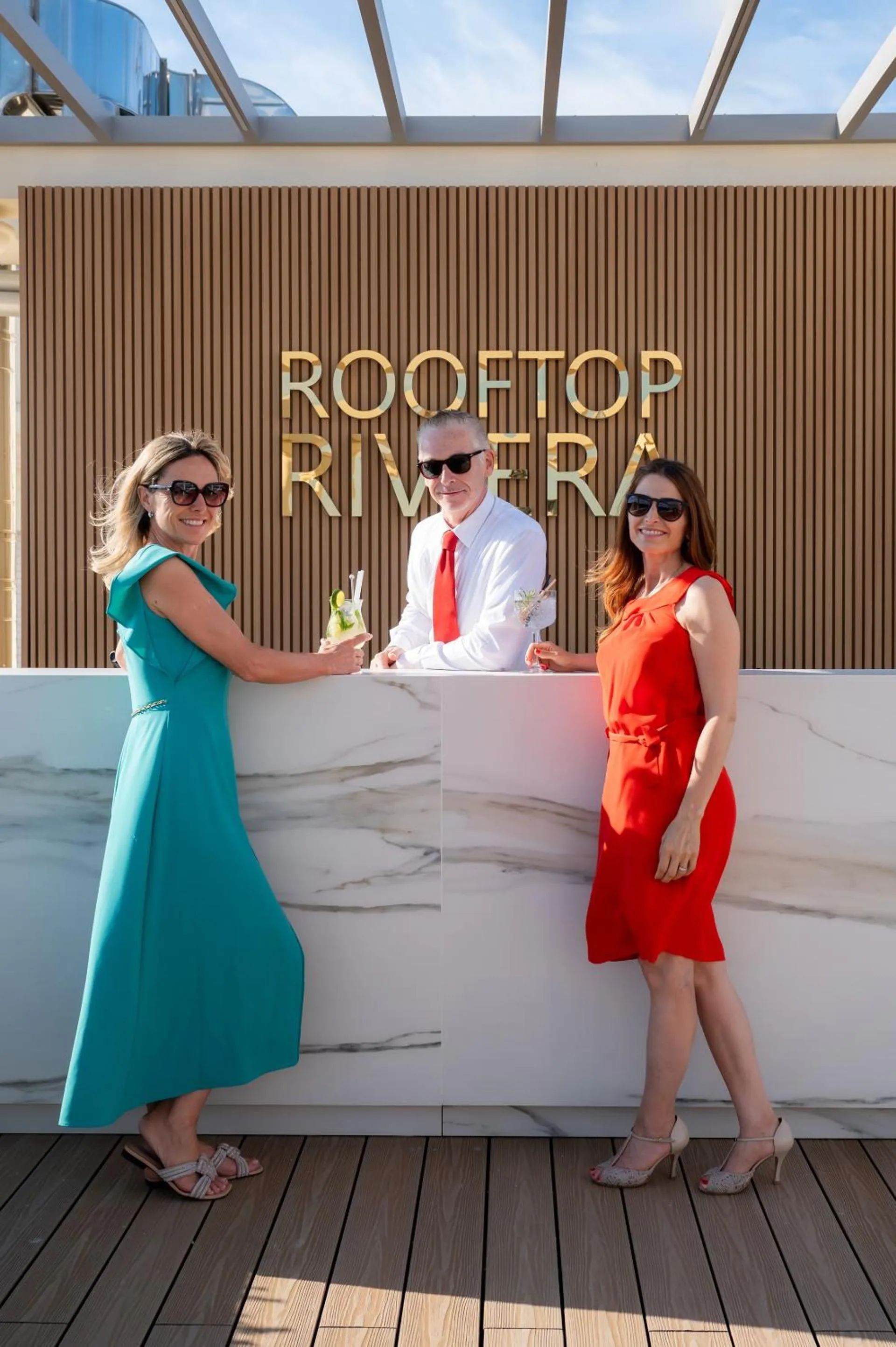 Guests in Hotel Riviera