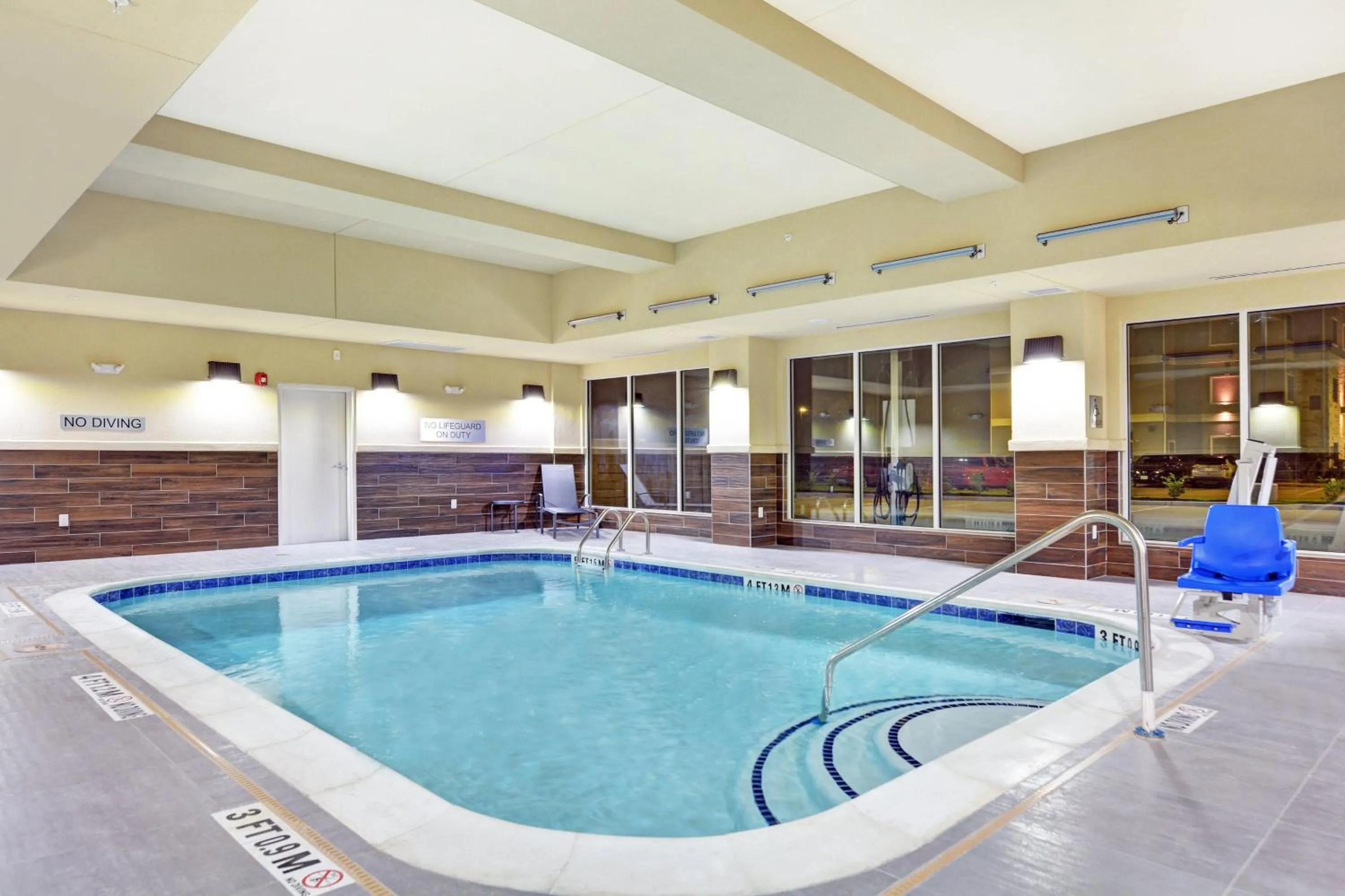 Swimming pool in Fairfield Inn & Suites by Marriott Houston NASA/Webster