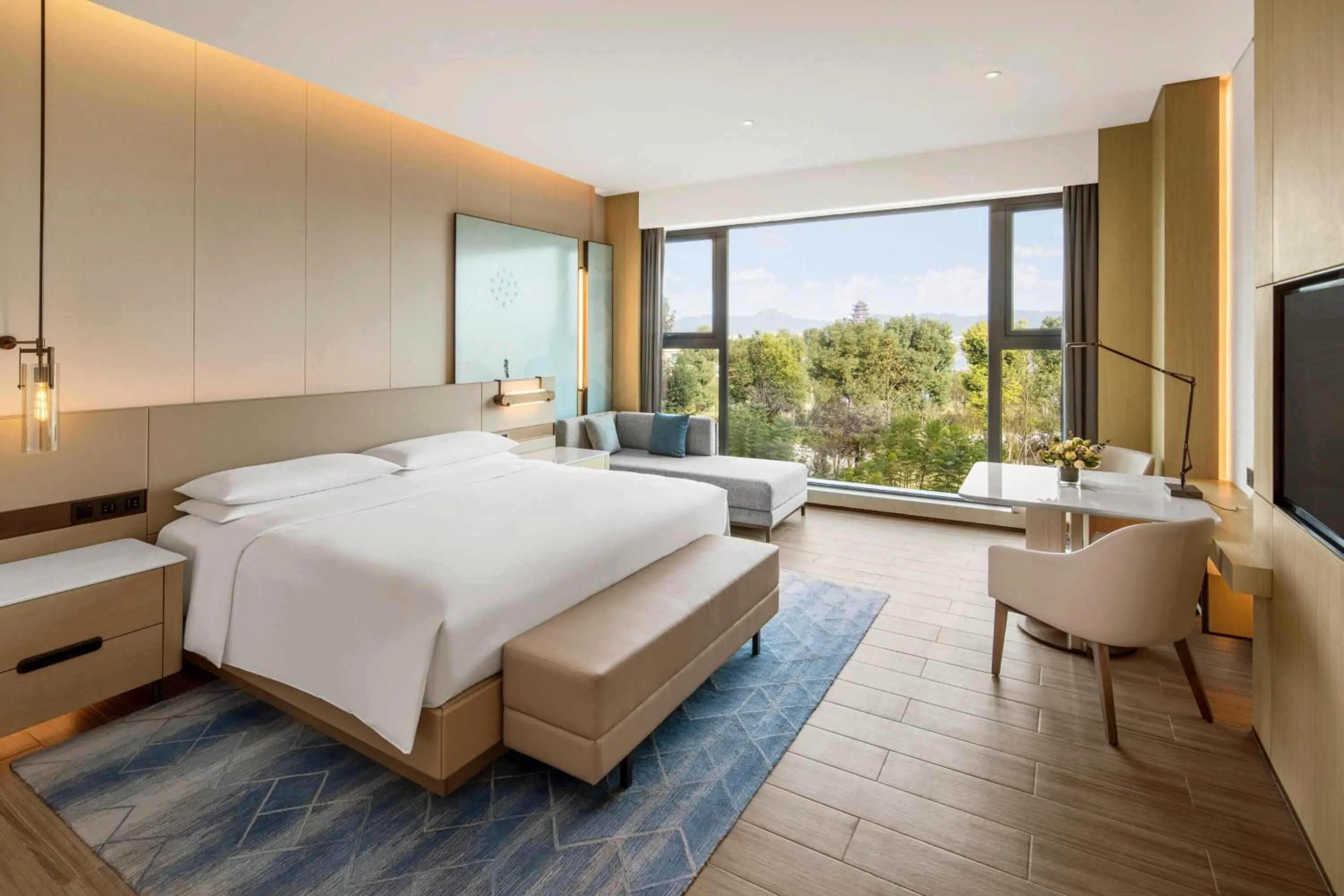 Photo of the whole room, Bed in Suining Marriott Hotel