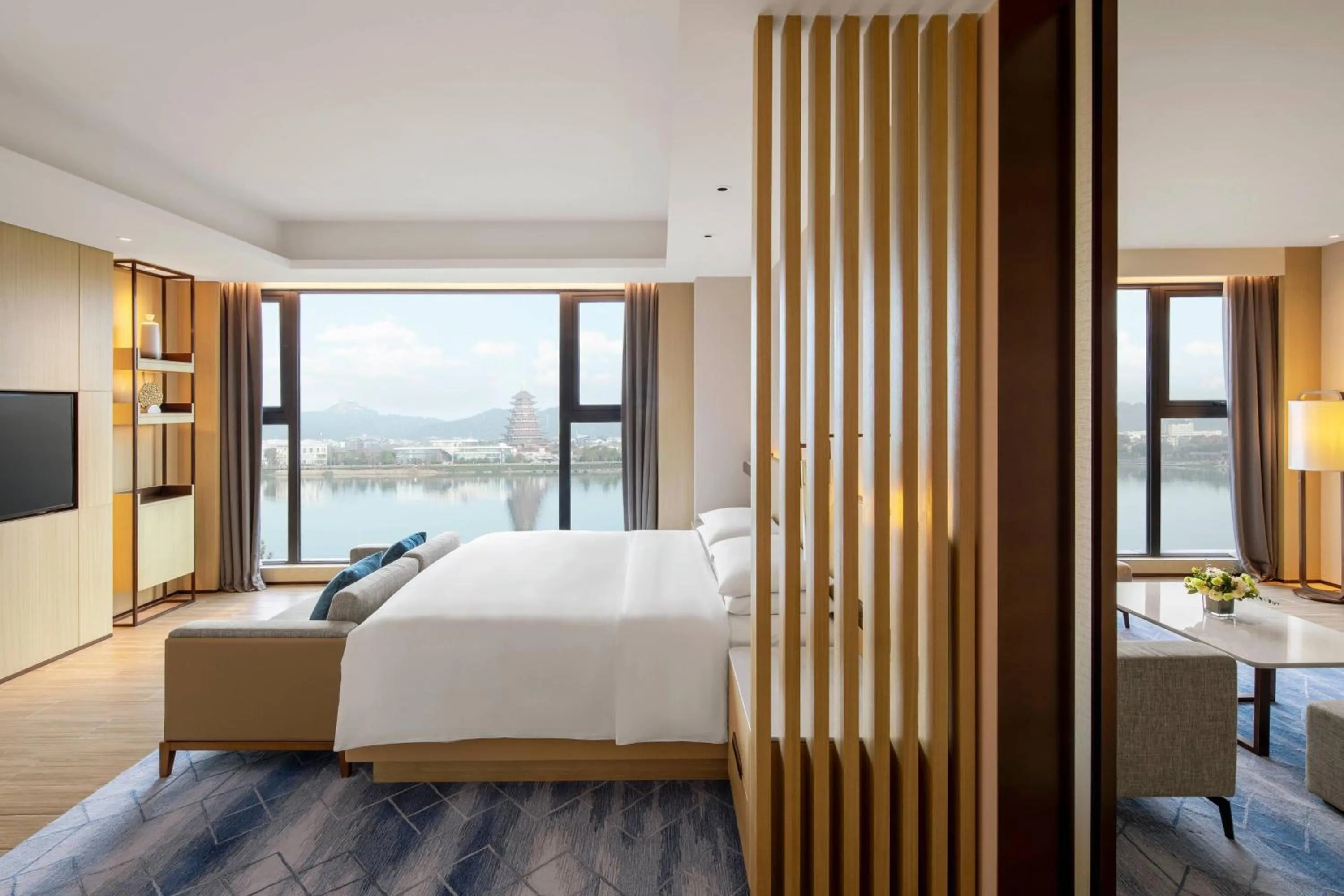 Bedroom, Bed in Suining Marriott Hotel