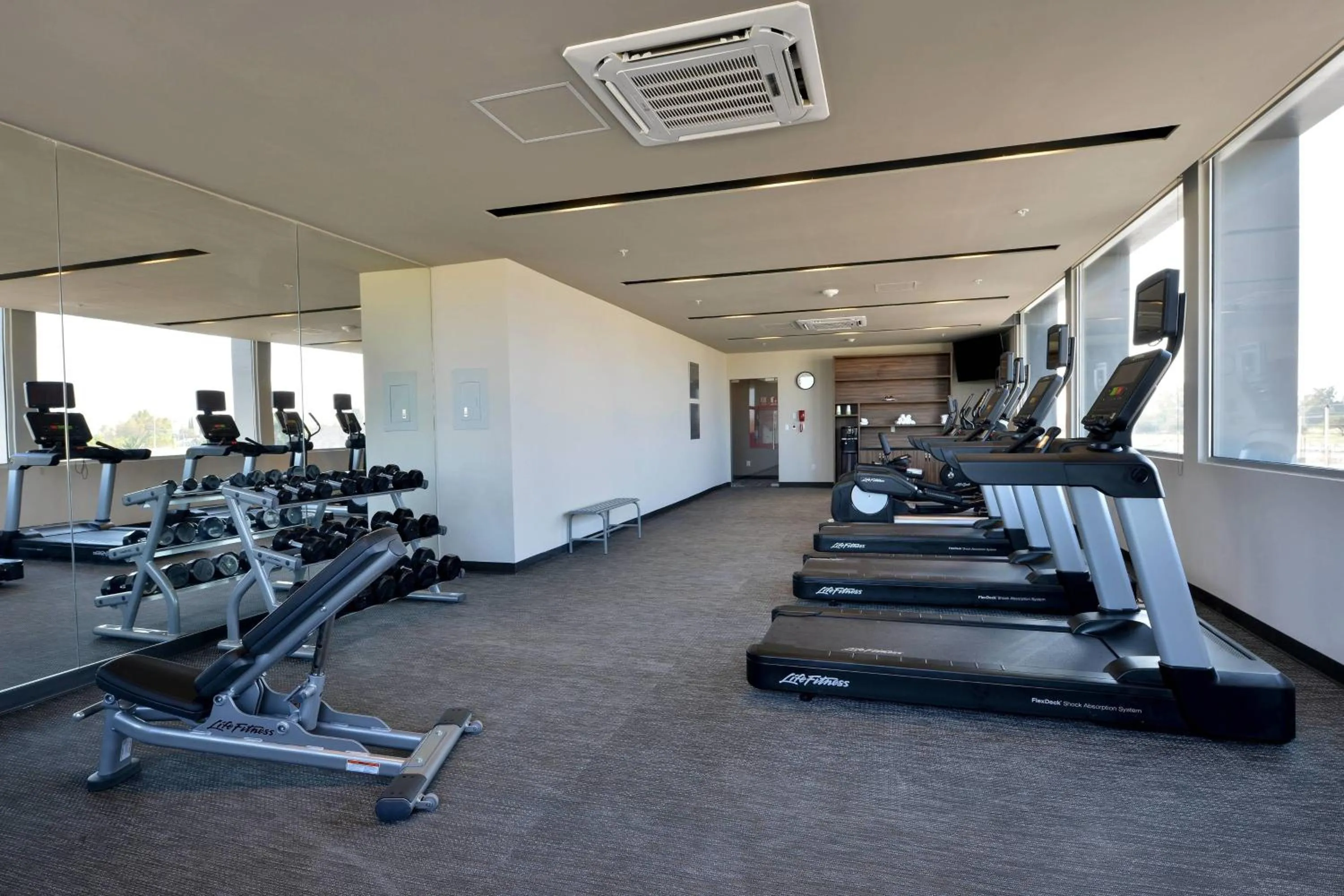Fitness centre/facilities in Courtyard by Marriott San Luis Potosi, Los Lagos